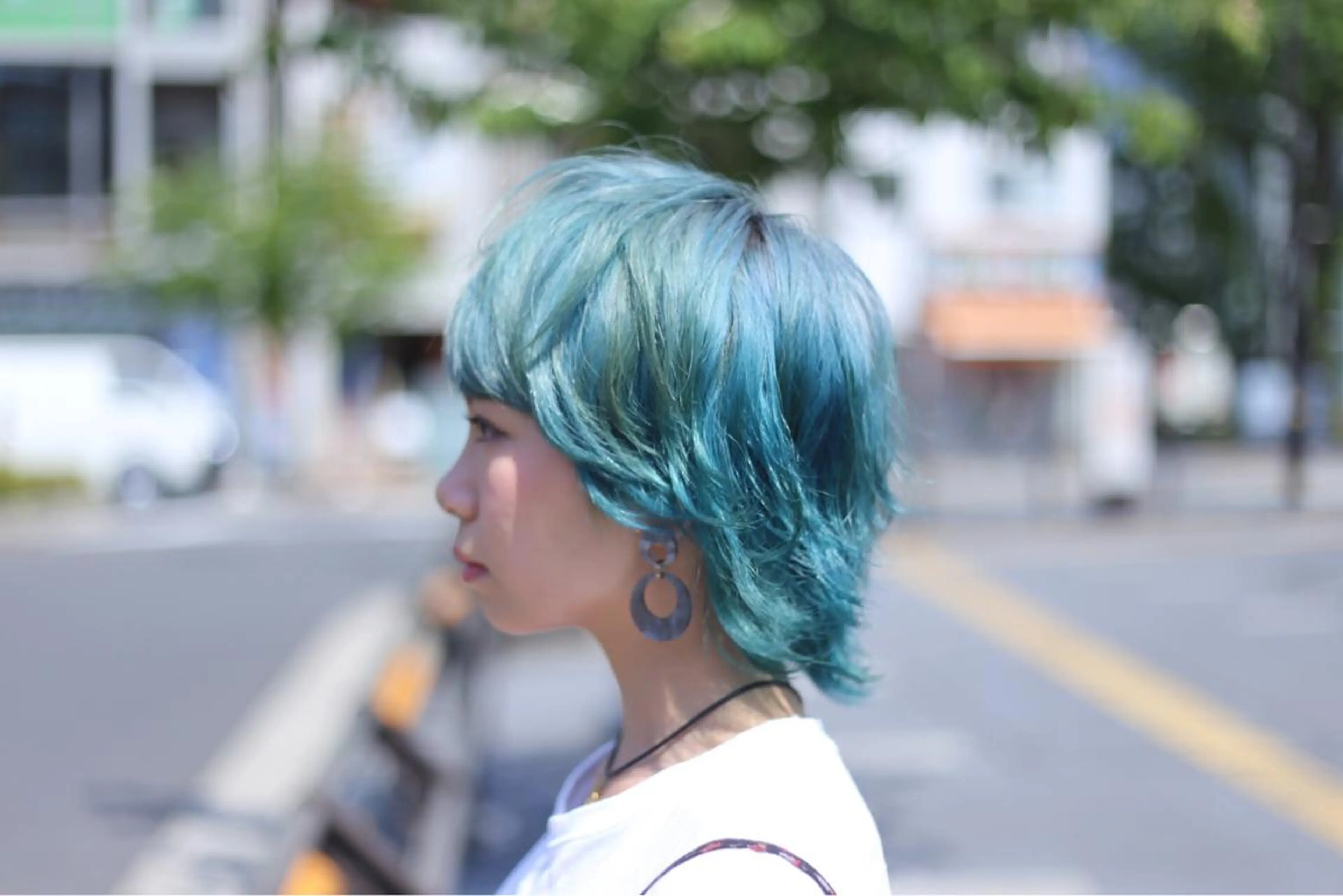 ショート カラー ハイトーンカラー オーストヘアージジ所属・TAI透明カラー 柔らかい縮毛矯正のヘアスタイル