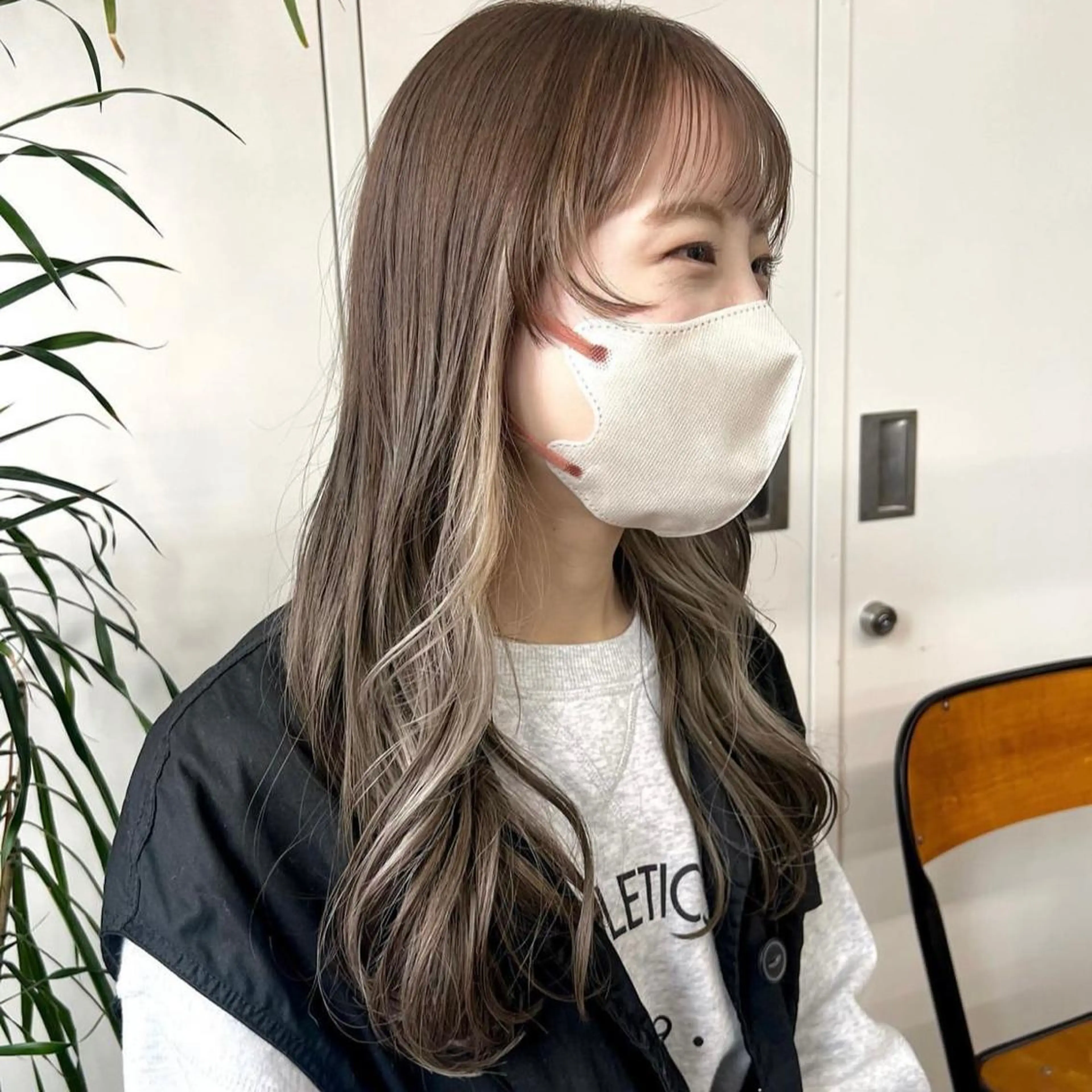ロング カラー ベージュカラー ブラウンカラー ミルクティーベージュ カット ヘアカラー 韓国 /男女🆗 細江　美紅のヘアスタイル