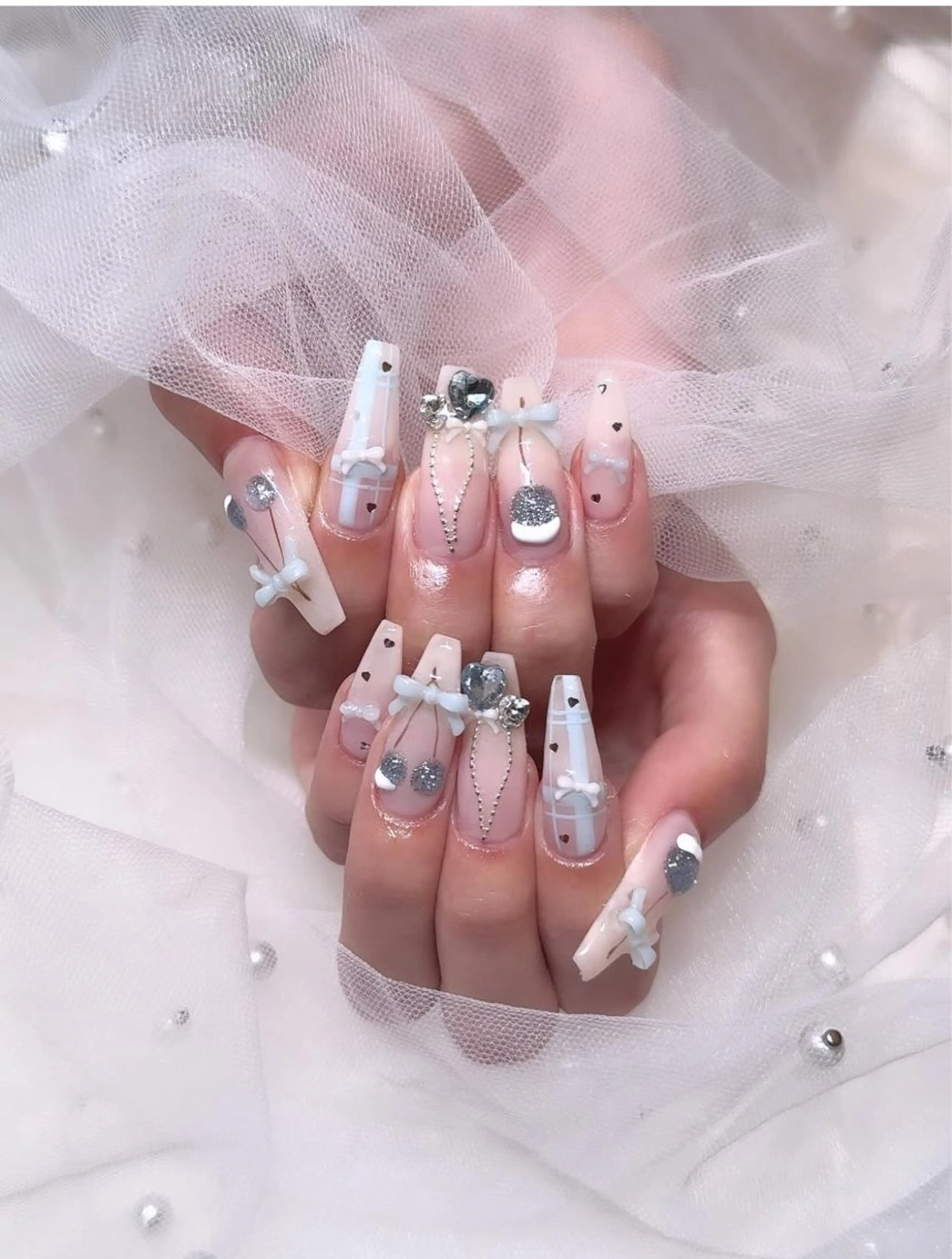 ネイル アニマル柄 オーロラネイル チークネイル フラッシュネイル ジェルネイル ハンドネイル Lyna Nail のネイルデザイン