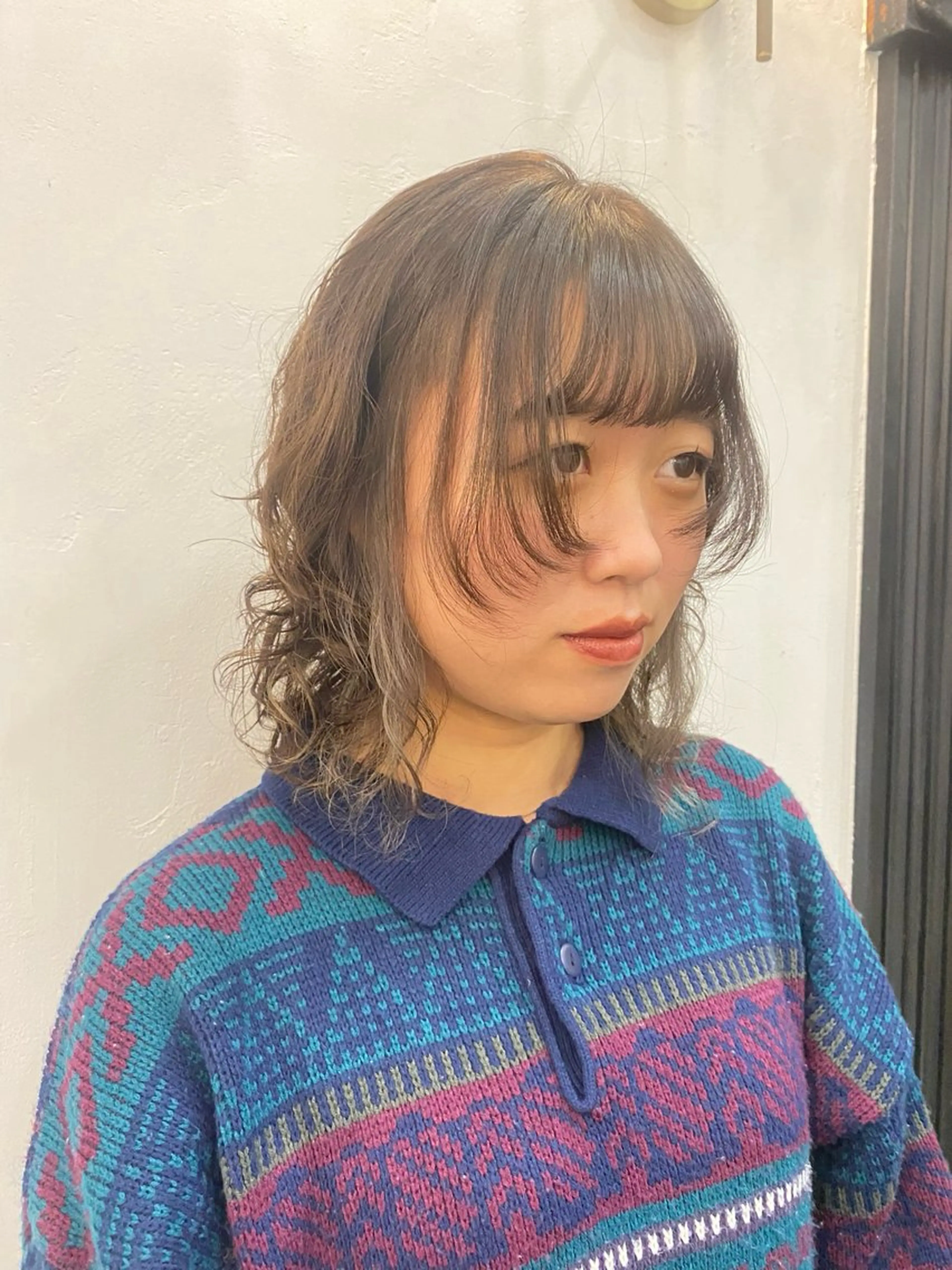 ミディアム ミディアムパーマ ヘアカラー comeghead 琴音のヘアスタイル