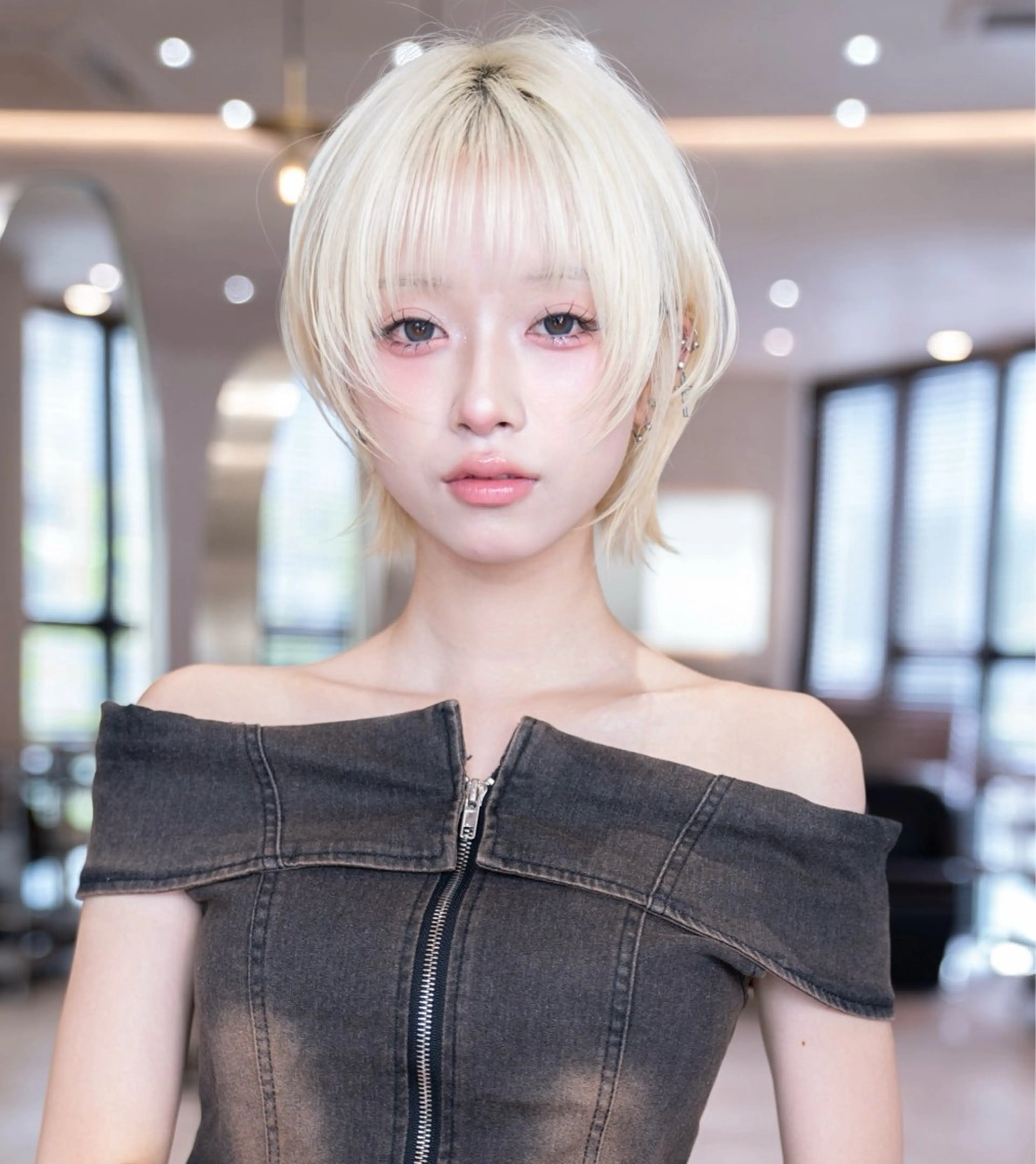 ショート カラー ブリーチ ハイトーンカラー 似合わせカット ショートヘア ヘアカラー 韓国ヘア顔周りカット そーた/渋谷駅のヘアスタイル