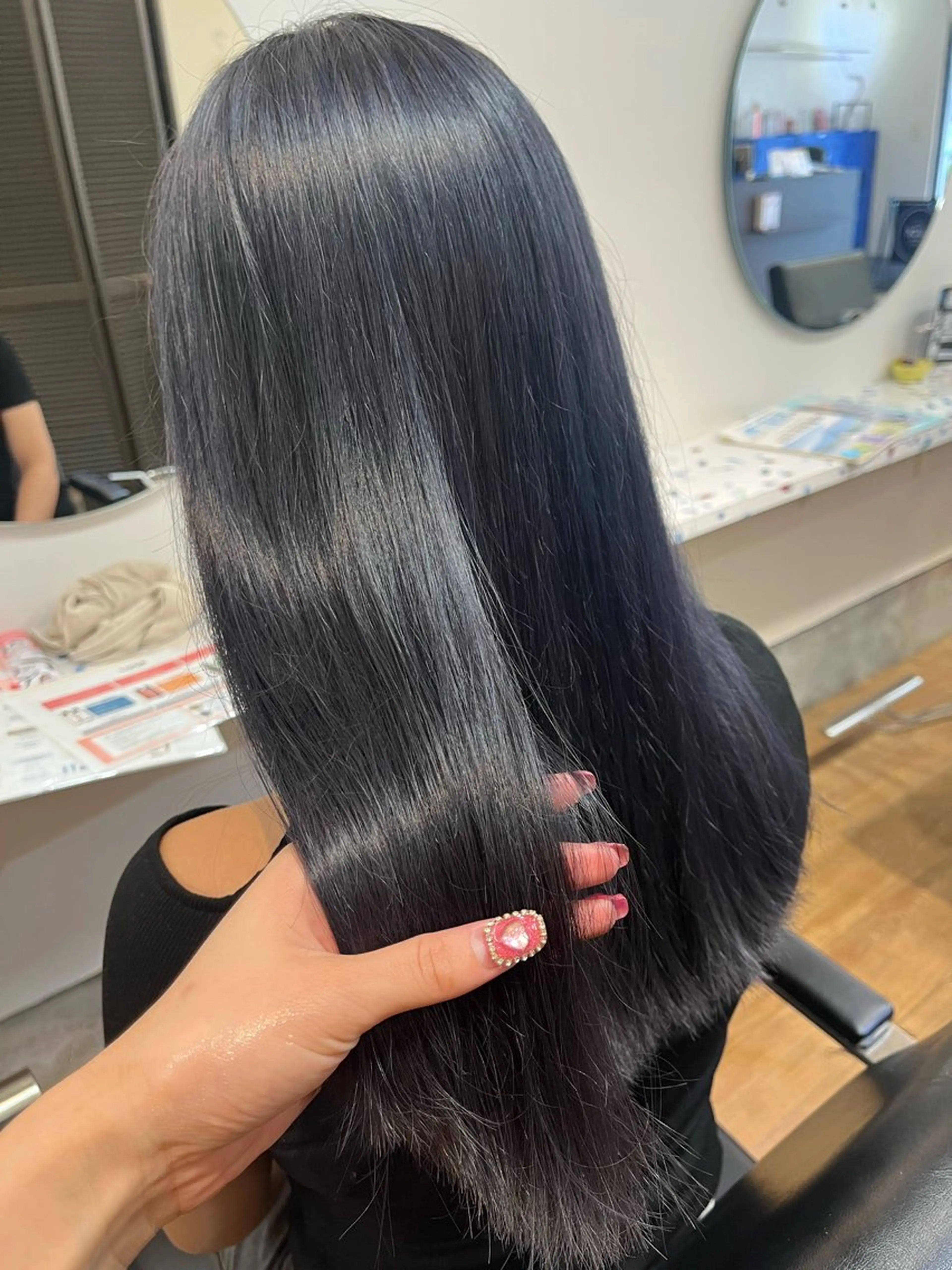 ミディアム カラー ヘアカラー トリートメント 透明感カラー🪽 mioのヘアスタイル