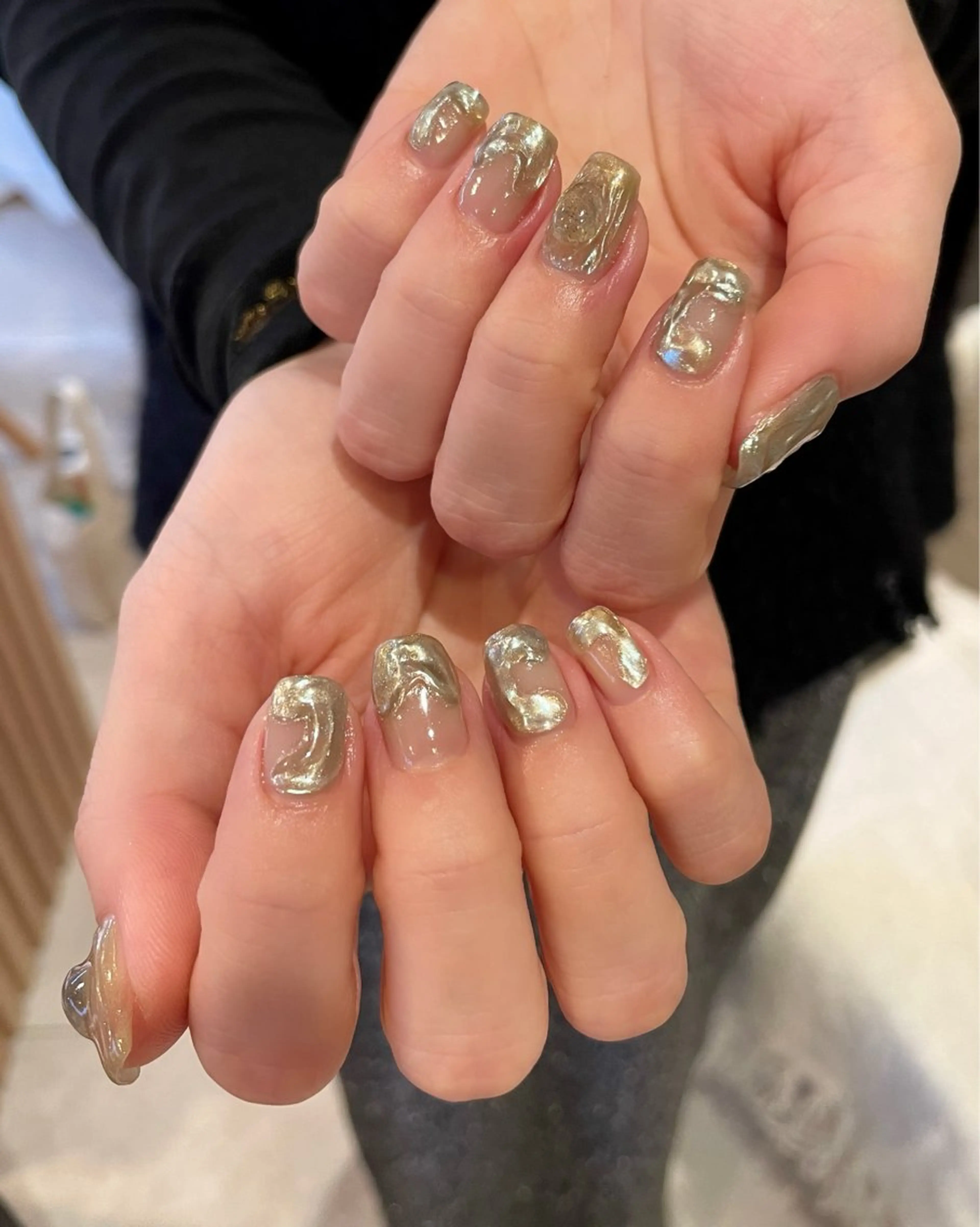 ネイル オーロラネイル 氷ネイル・うるうるネイル ミラーネイル ニュアンスネイル ぷっくりネイル ハンドネイル "achoe" コエ HARUNAのネイルデザイン