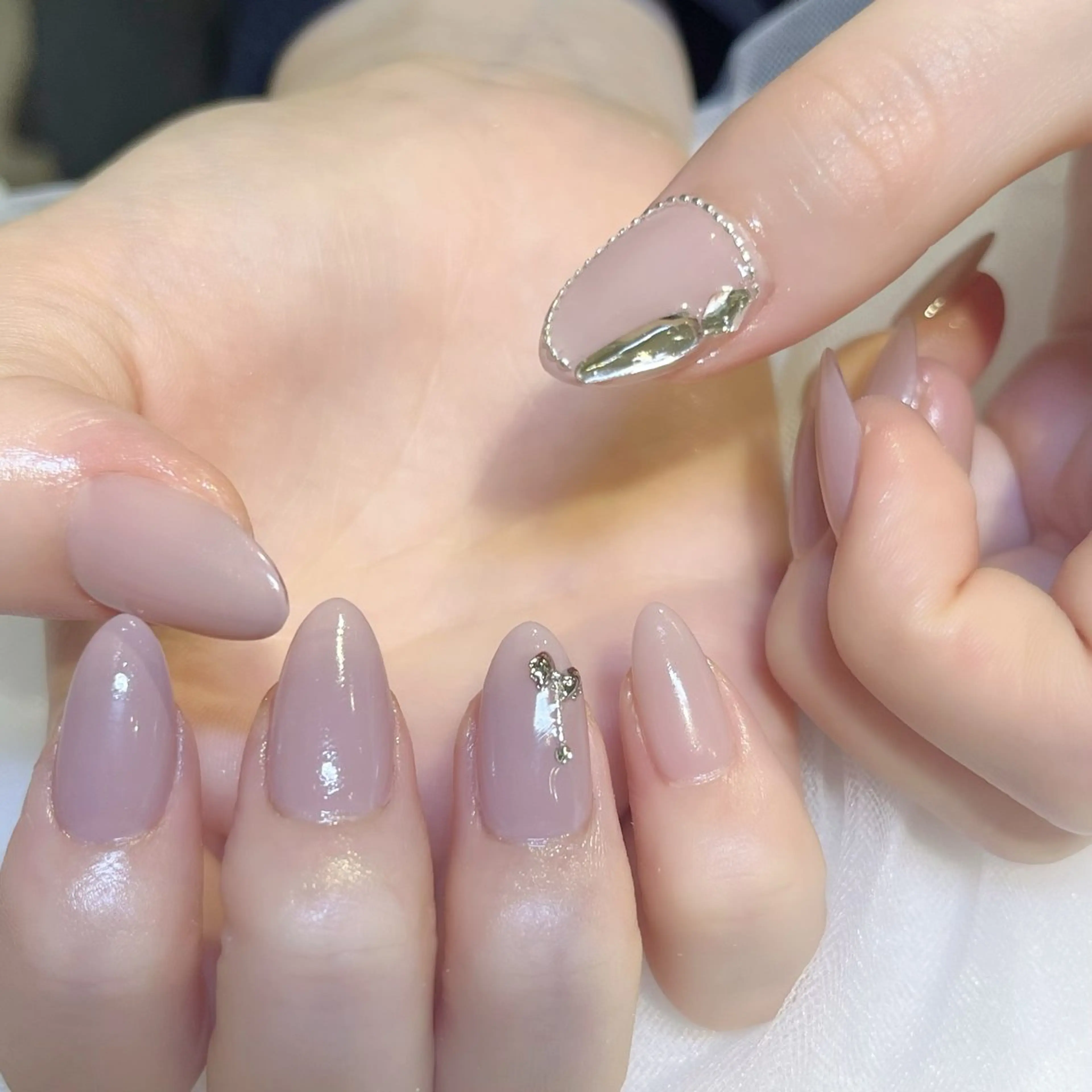 ネイル アートネイル ガーリー 韓国ネイル 持ち込み ワンホンネイル ハンドネイル KOKONA 🎀のネイルデザイン