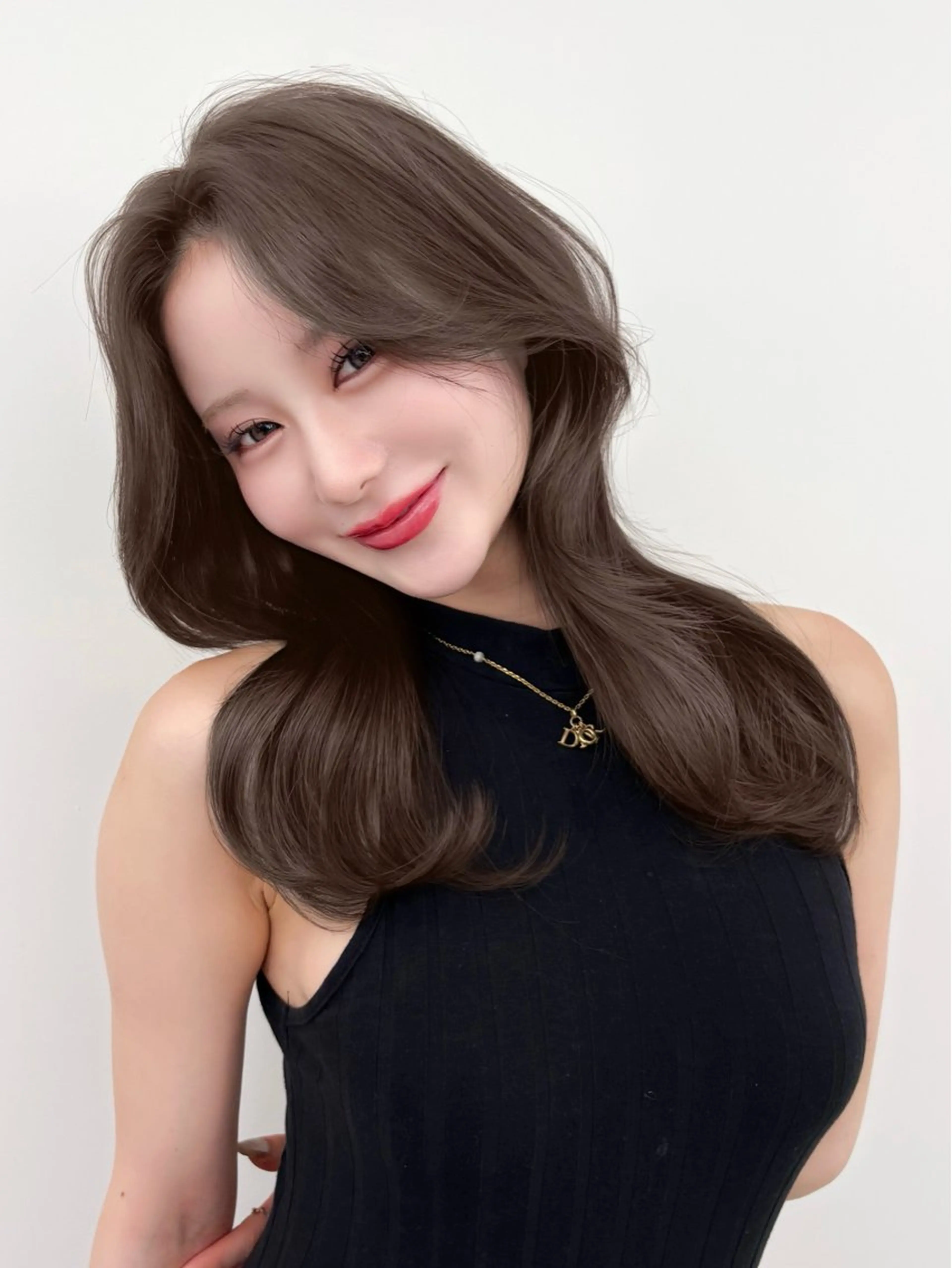 ロング カラー 透明感カラー グレージュ レイヤーカット カット ヘアカラー トリートメント 足立 遥奈のヘアスタイル