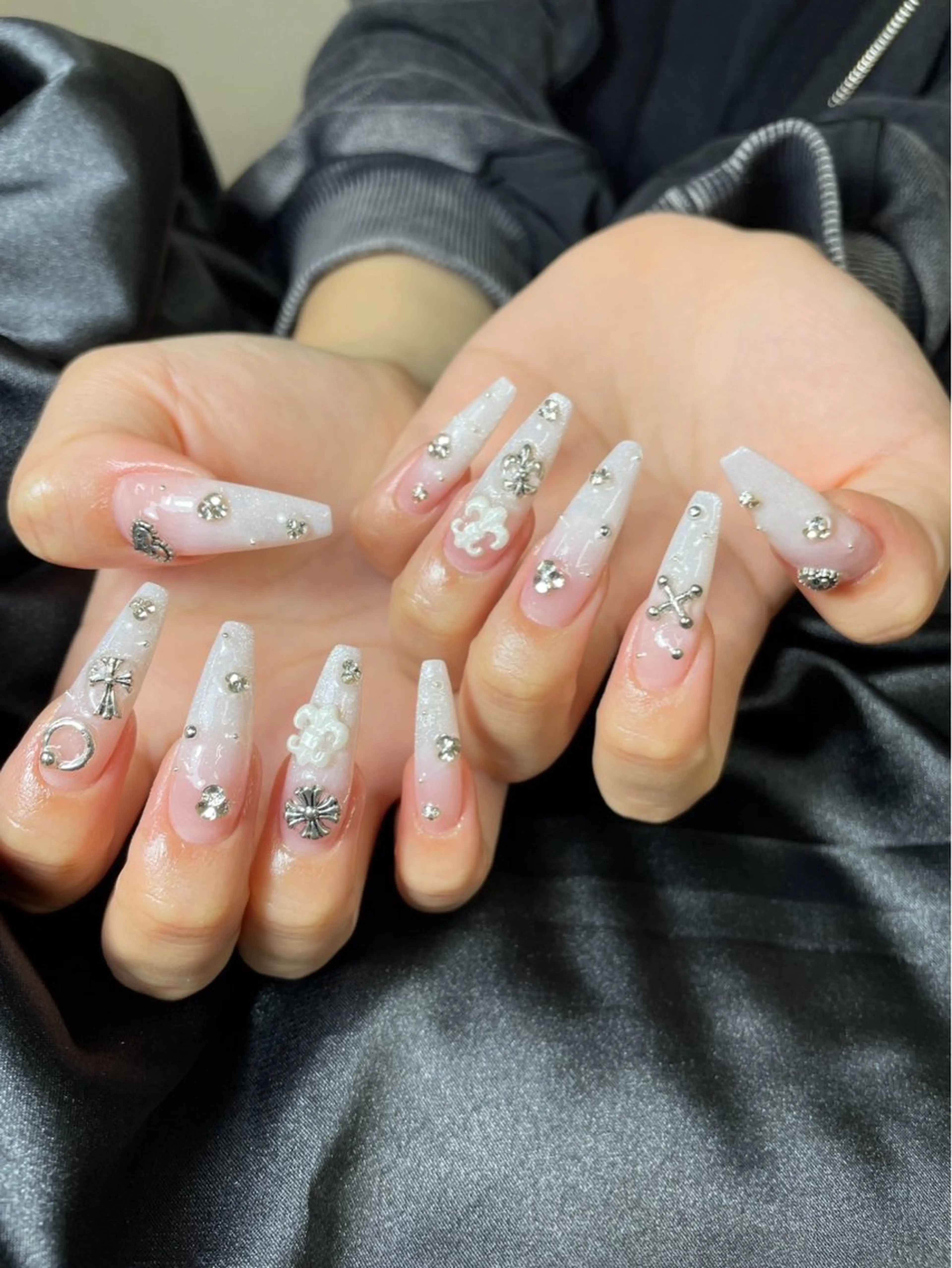 ネイル チークネイル 桜ネイル 長さ出し フットネイル ジェルネイル ハンドネイル XIINH NAIL SALONのネイルデザイン