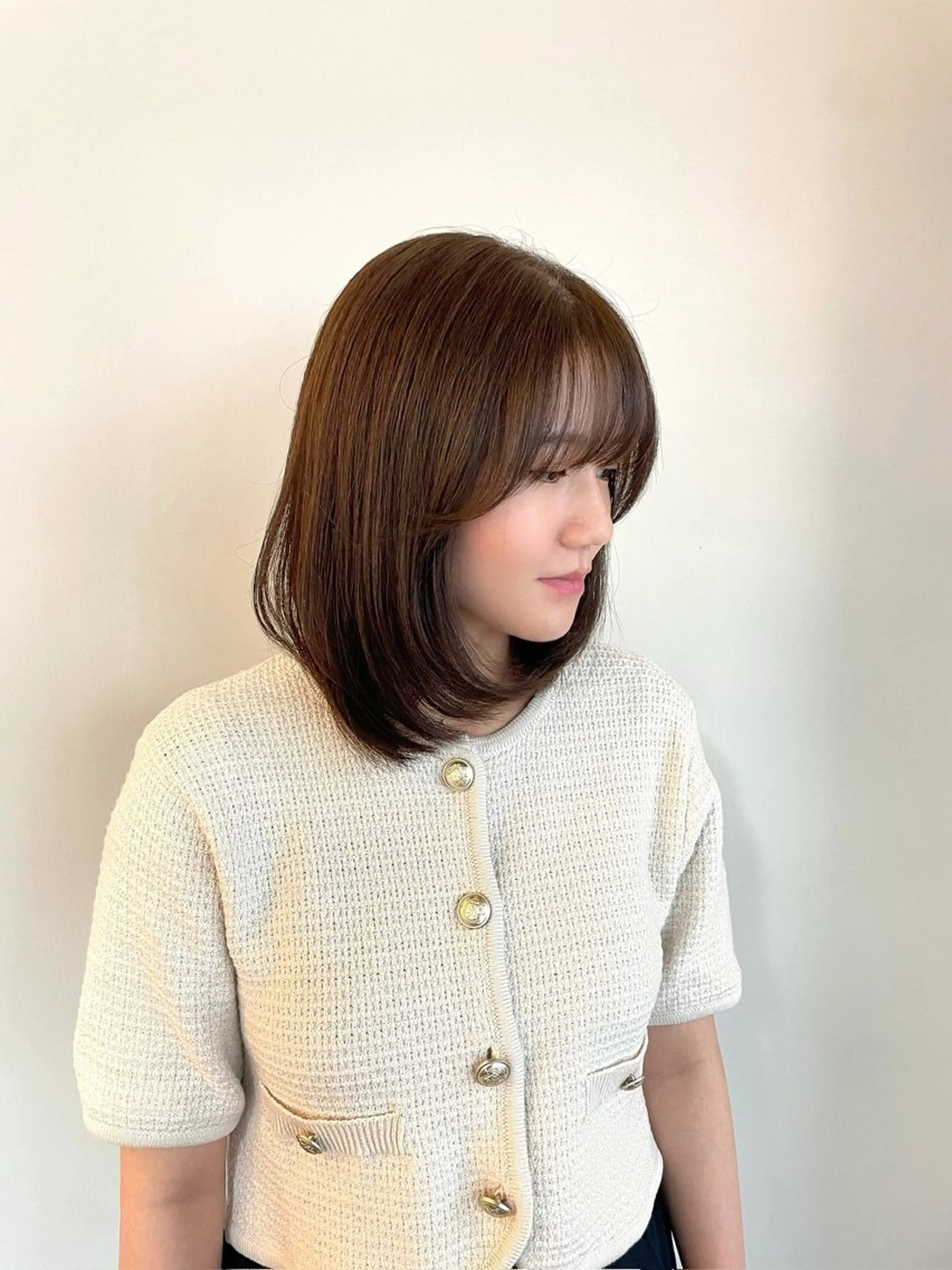 ミディアム カラー ベージュカラー レイヤーカット TIECHEL所属・韓国ナチュラル・ ベージュ/落合夏希のヘアスタイル