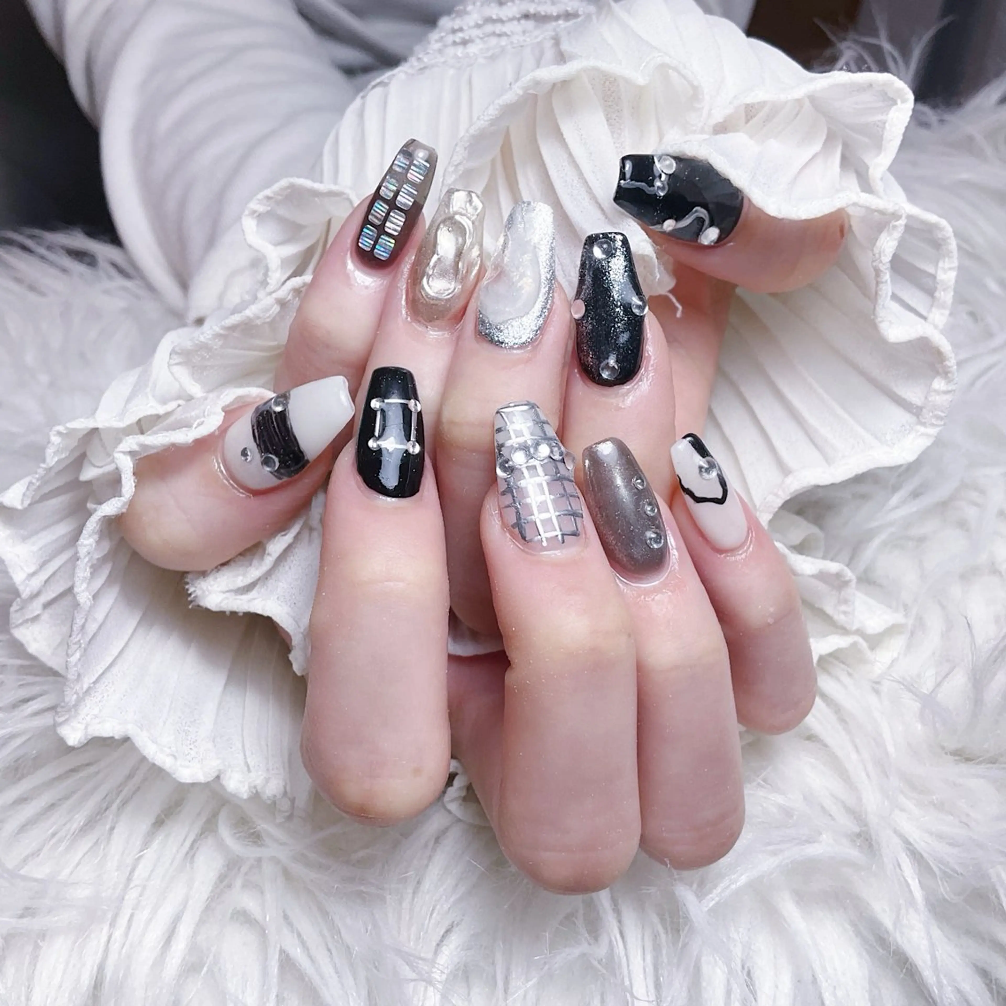 ネイル ハンドネイル 🌈Yun nail hyejin💋のネイルデザイン