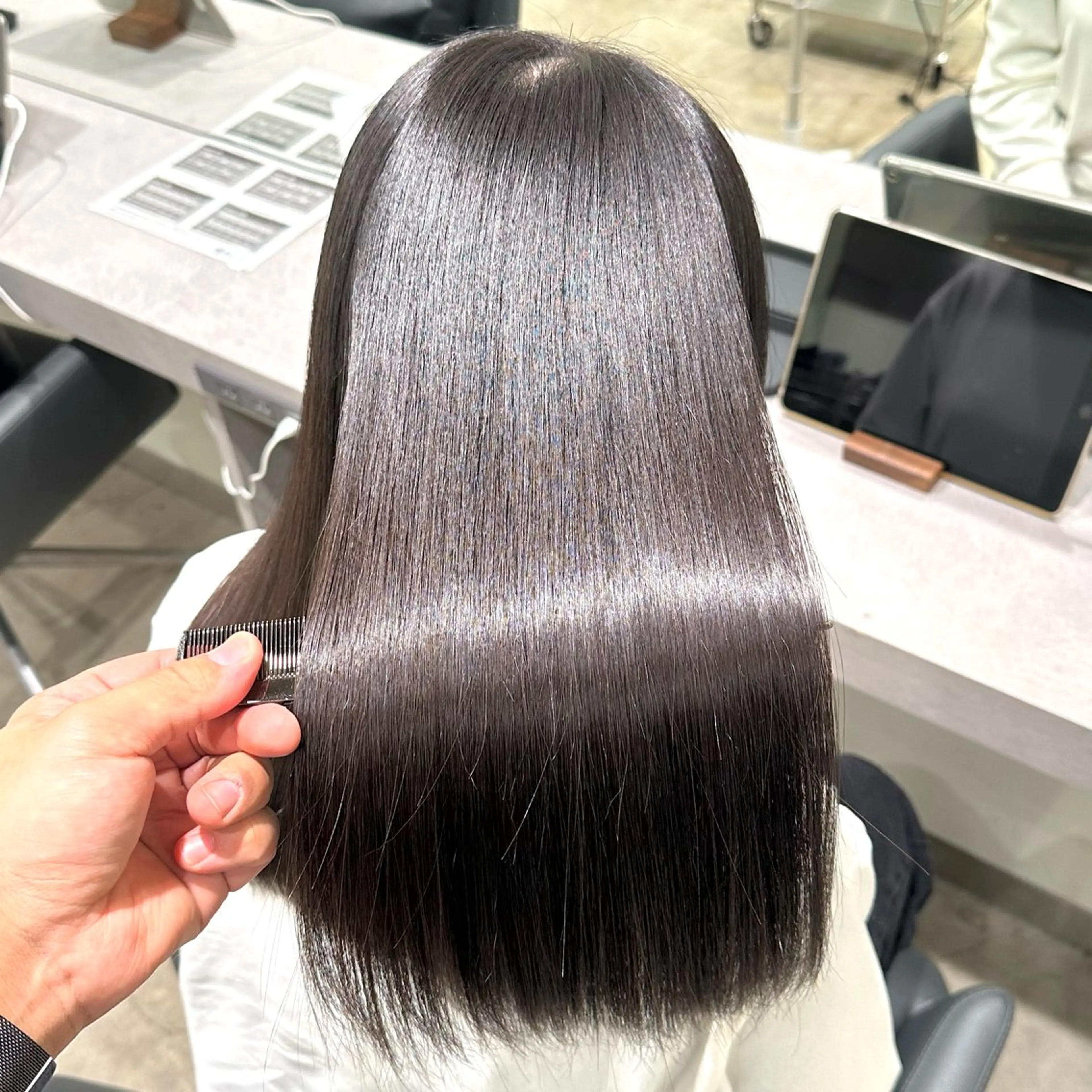 セミロング 🚨無料縮毛矯正 モデル募集中🚨のヘアスタイル