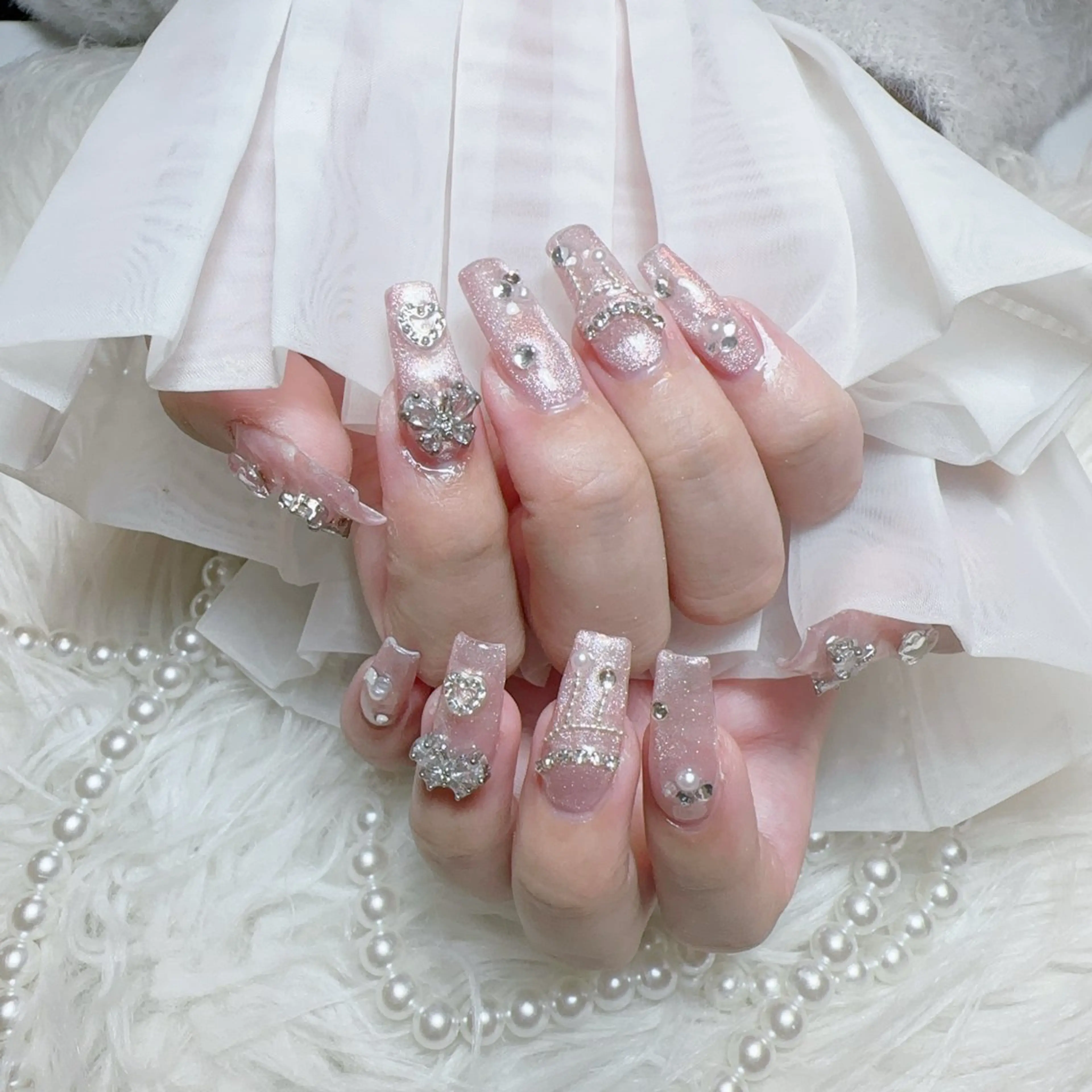 ネイル ハンドネイル ☁️Yun nail KiKi☁️のネイルデザイン