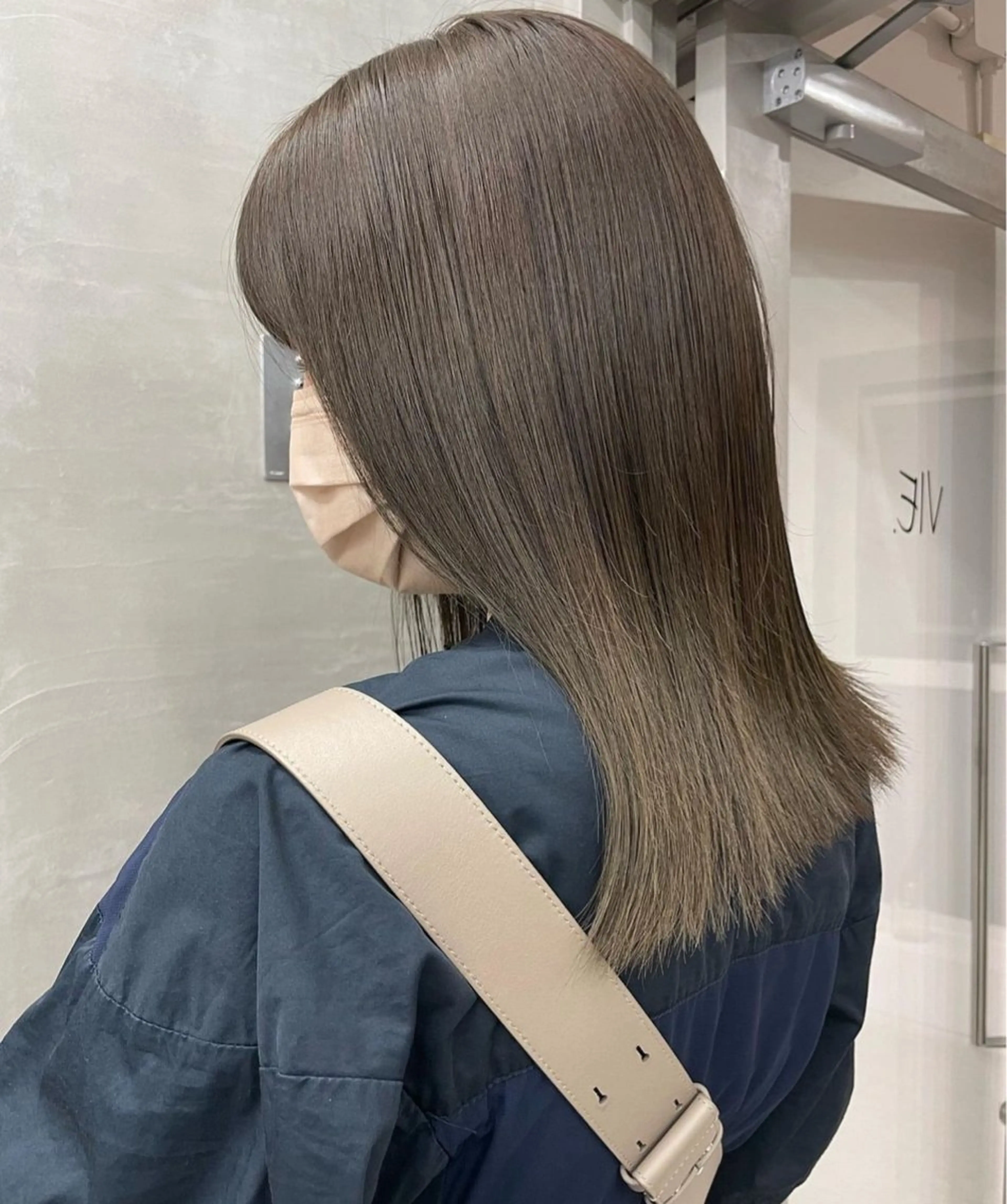 セミロング ヘアカラー 🐰ほのか /透明感カラーのヘアスタイル