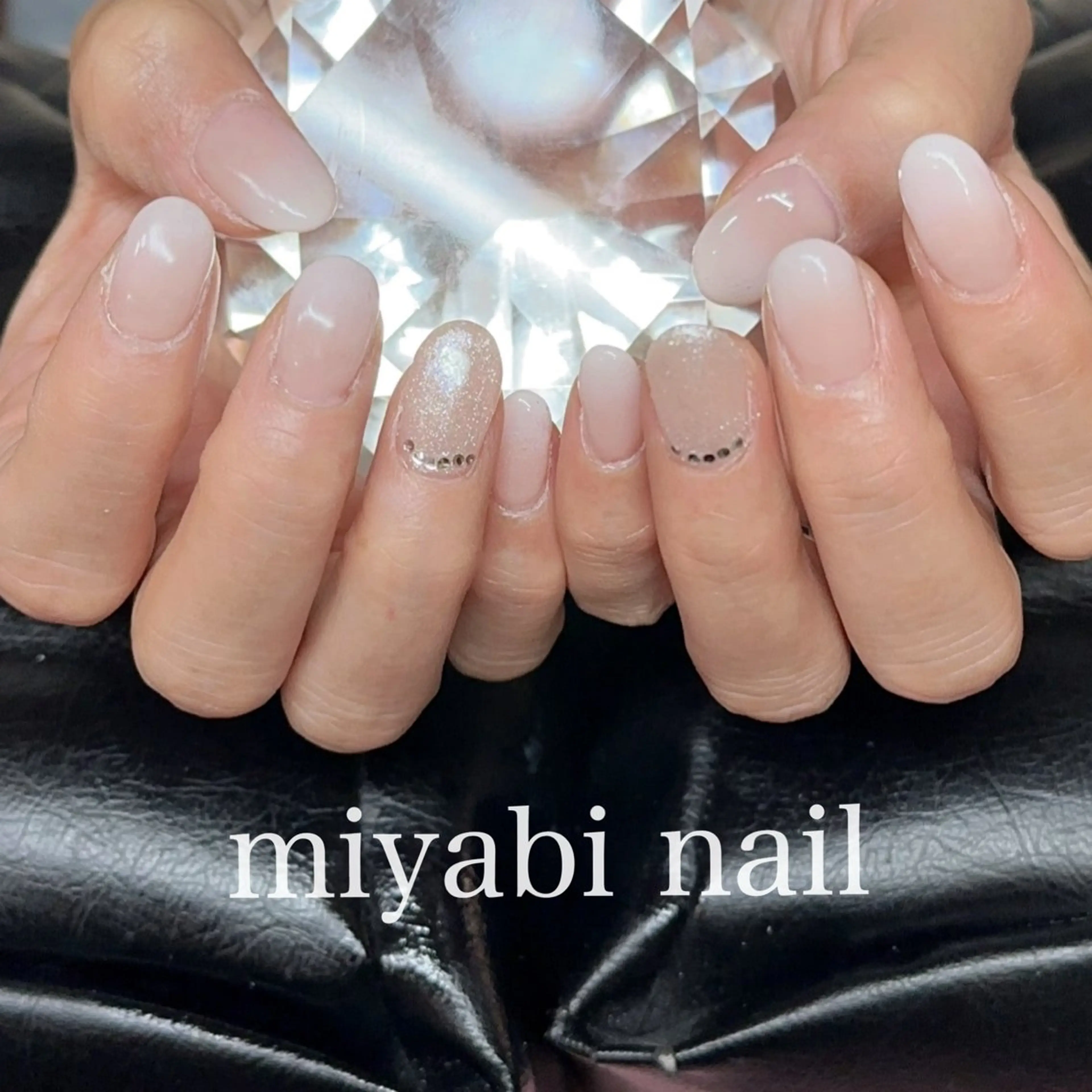 ネイル グラデーション 持ち込み オフィスネイル ピンク ホワイト ハンドネイル miyabi nail 桂川駅近くのネイルデザイン
