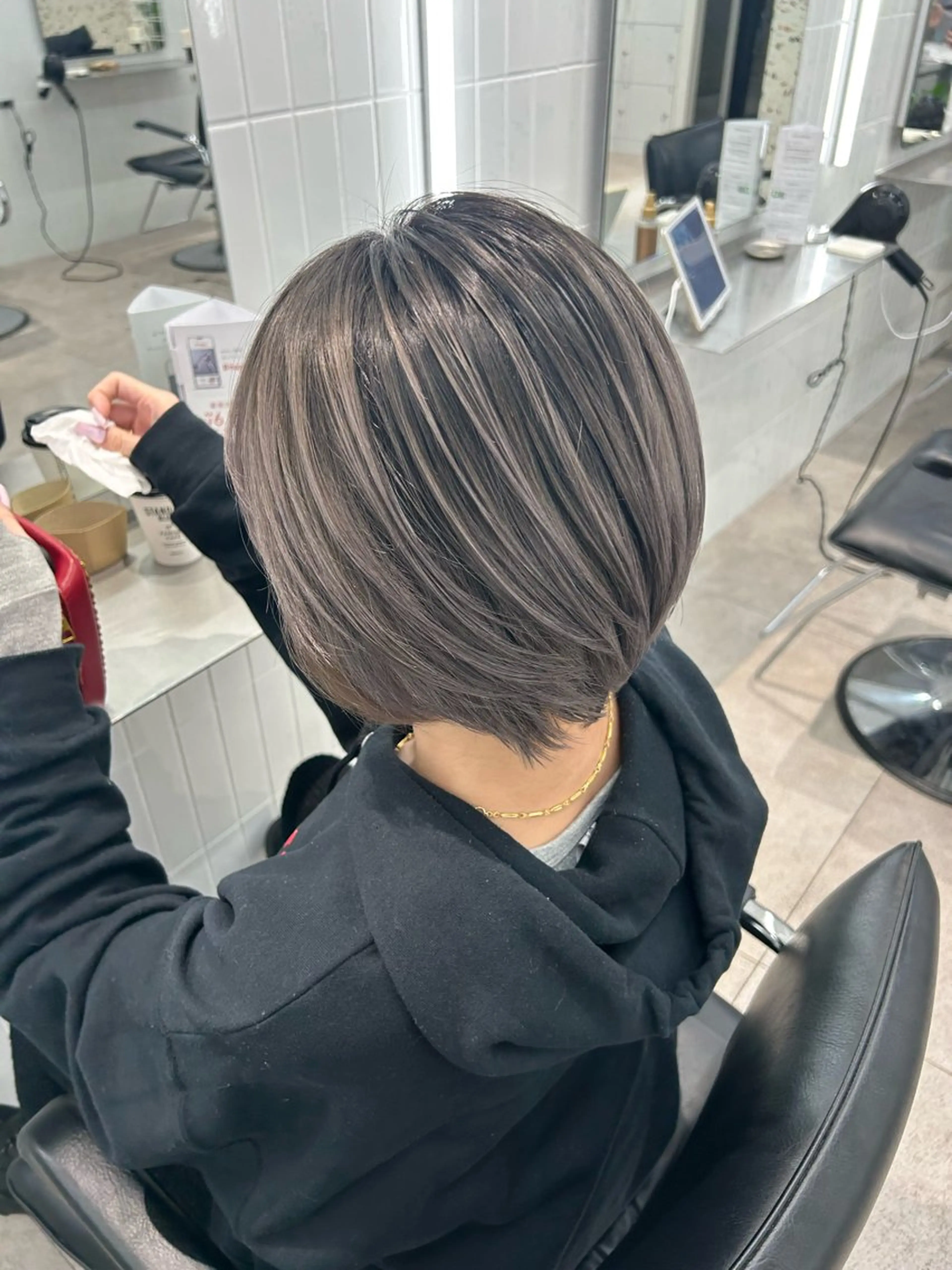 ショート カラー onyx所属・表参道/ハイライト・ バレイヤージュのヘアスタイル