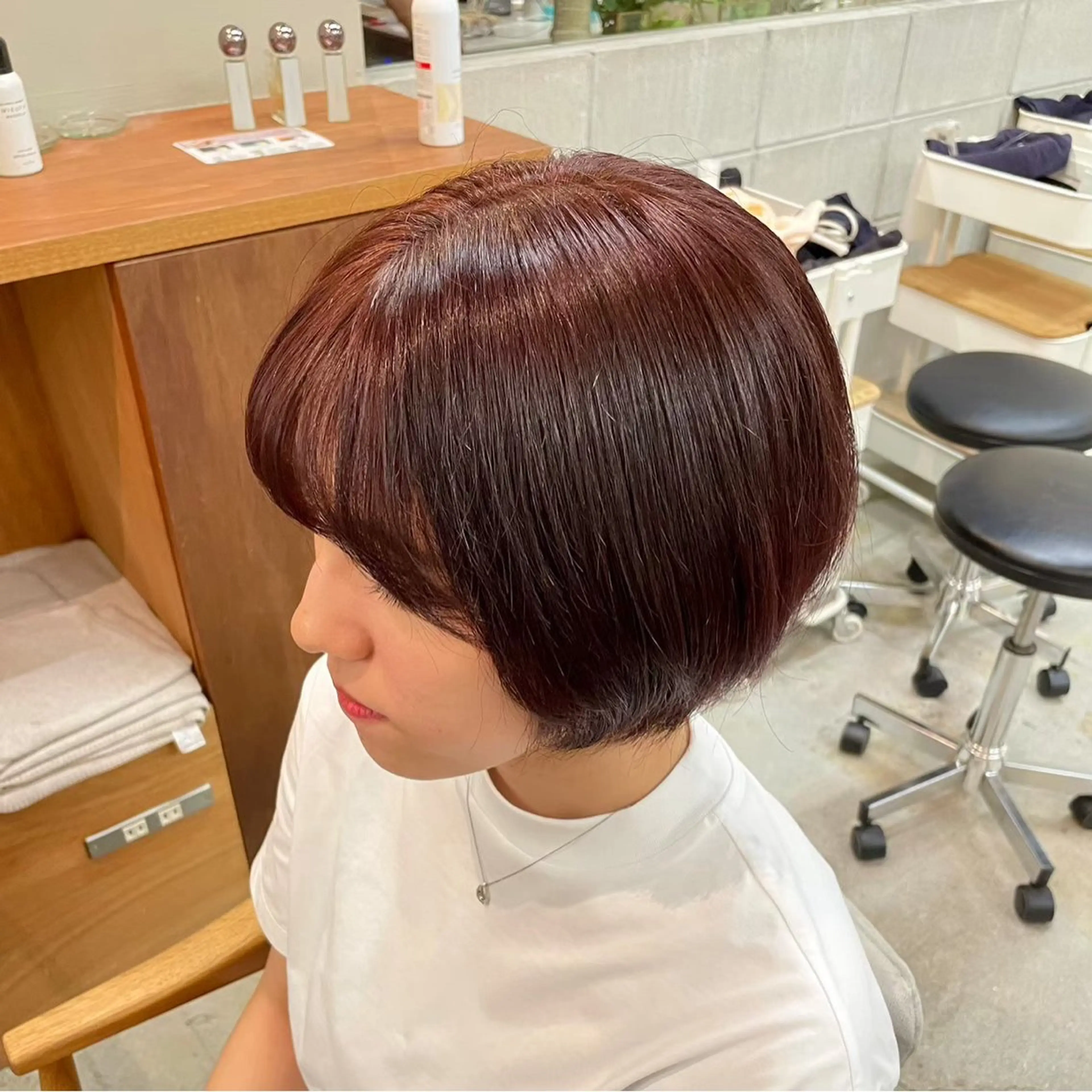 カラー 🌷花屋併設🌷 岡本明日実のヘアスタイル