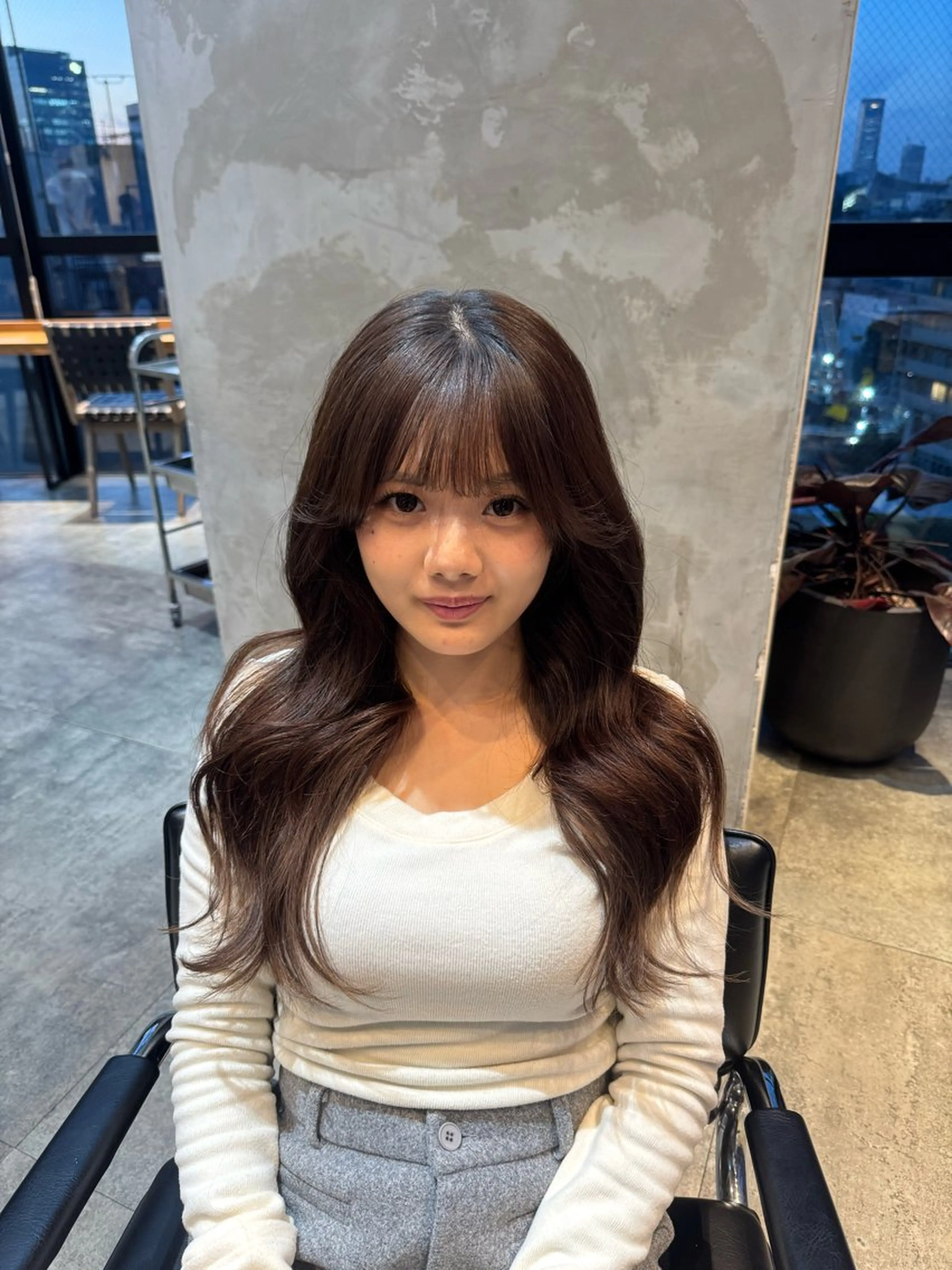 ロング レイヤーカット カット 渋谷/切りっぱなし レイヤー/ブリーチのヘアスタイル