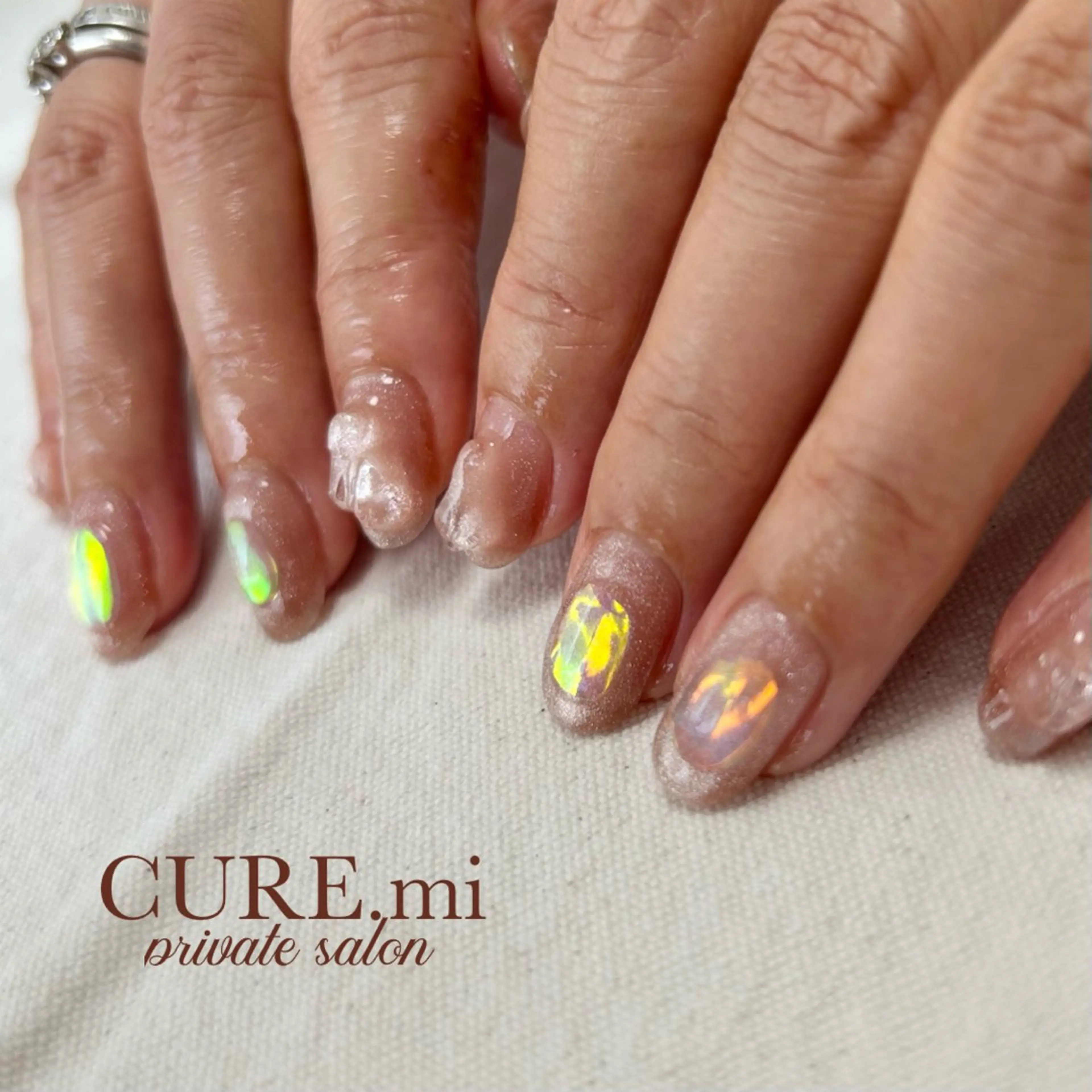ネイル ハンドネイル ハンドケア CURE.mi所属・伊藤 美香のネイルデザイン