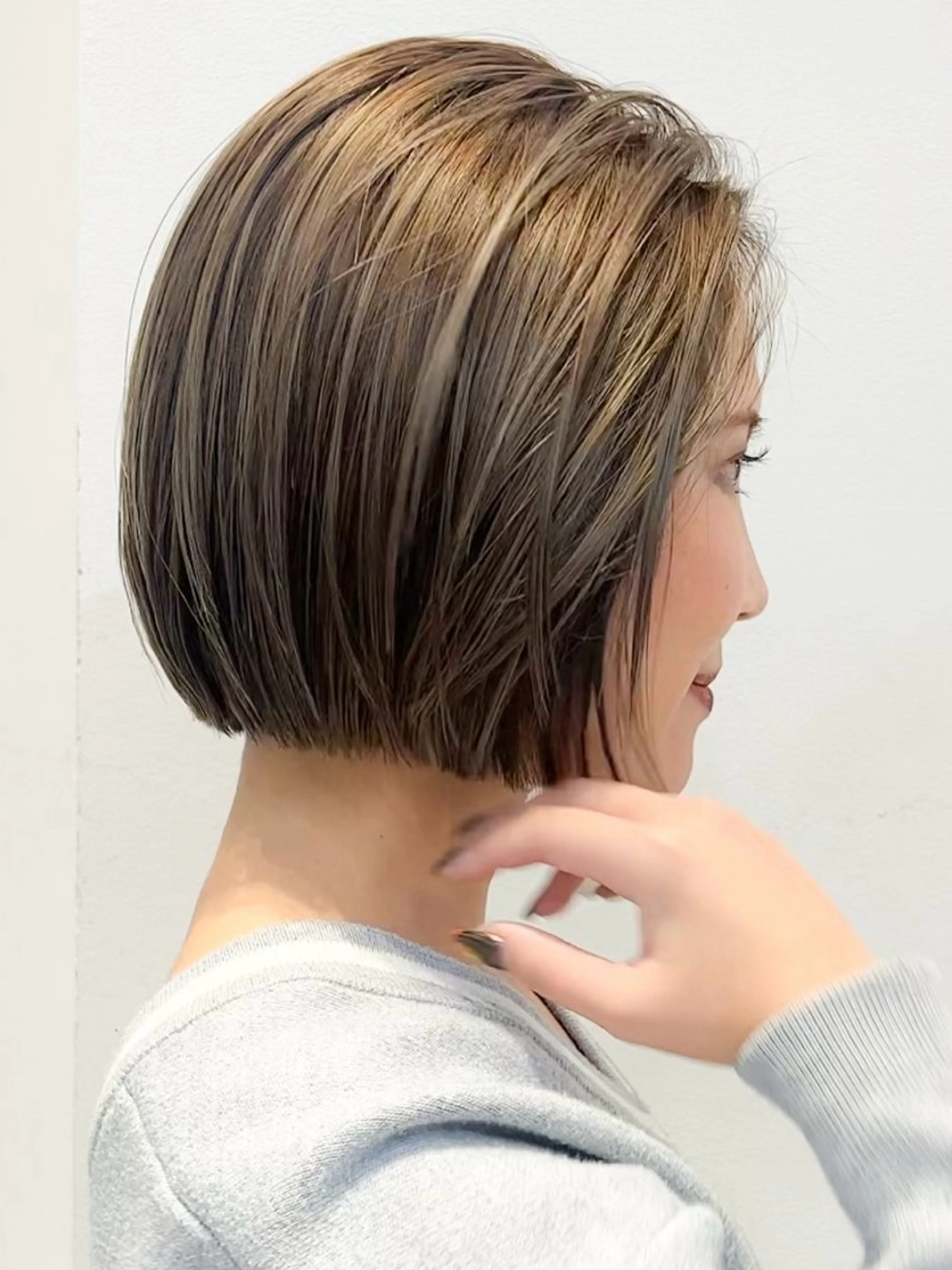 ショート カラー ⭐️似合わせボブ 縮毛矯正⭐️かえでのヘアスタイル