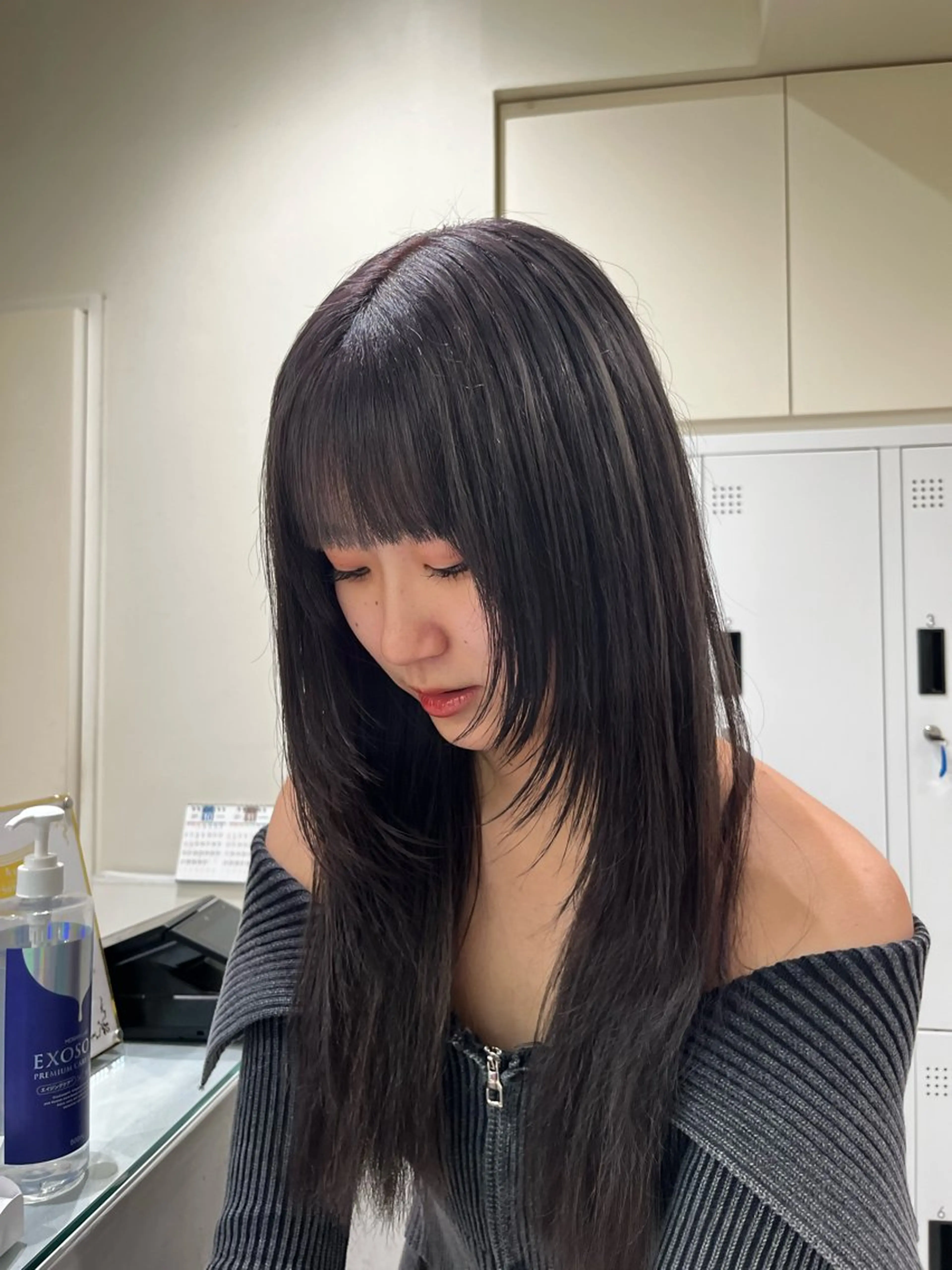 ロング カラー ラベンダーカラー ラベンダーグレー 顔まわりレイヤー レイヤーカット レイヤーカット/ カラー/ko-noのヘアスタイル