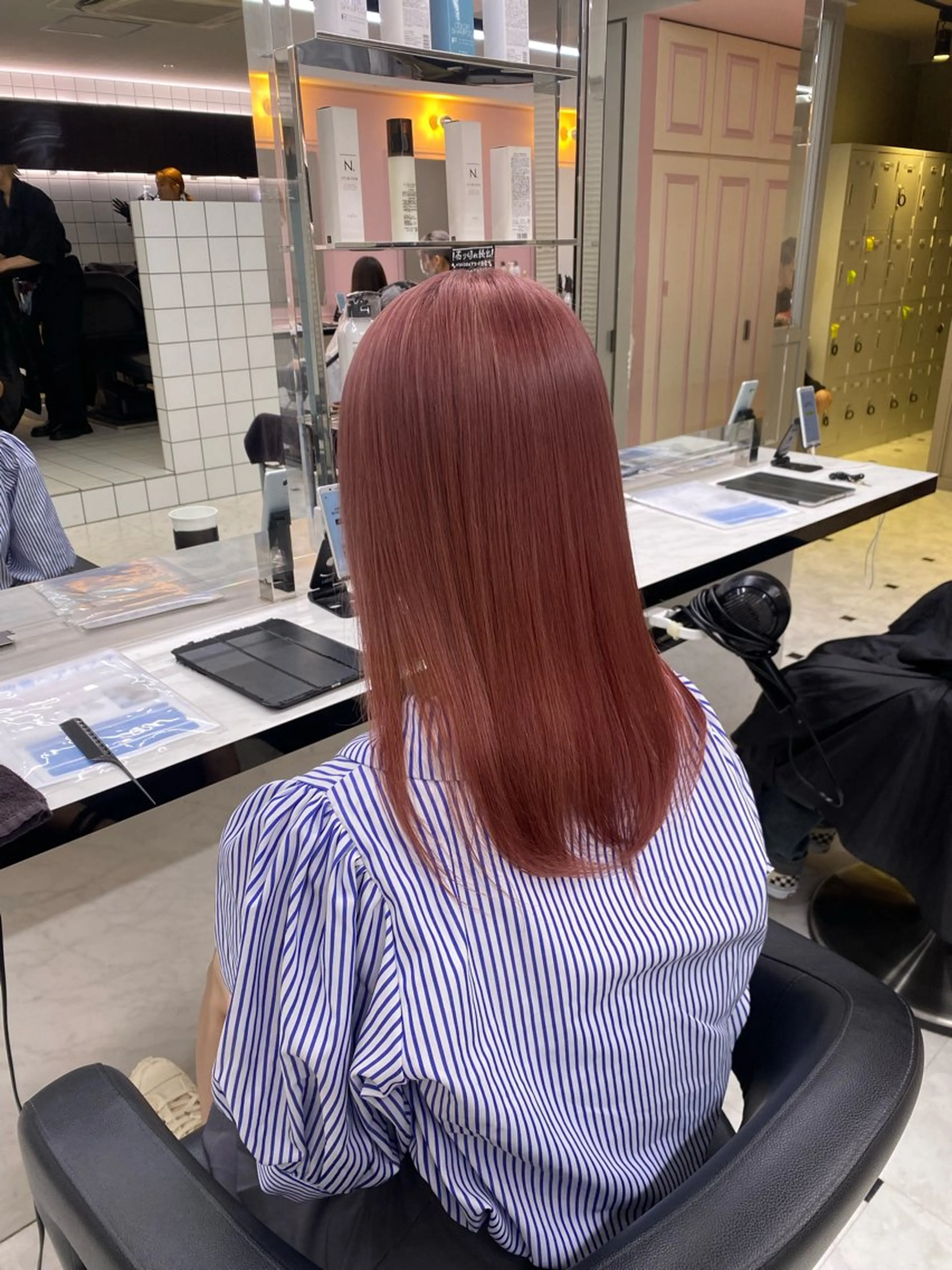セミロング カラー ヘアアレンジ ベージュカラー ピンクカラー ピンクベージュ ヘアカラー トリートメント ヘッドスパ ヘアセット 🥀レイヤー×ハイト ーントレンドヘア🥀のヘアスタイル