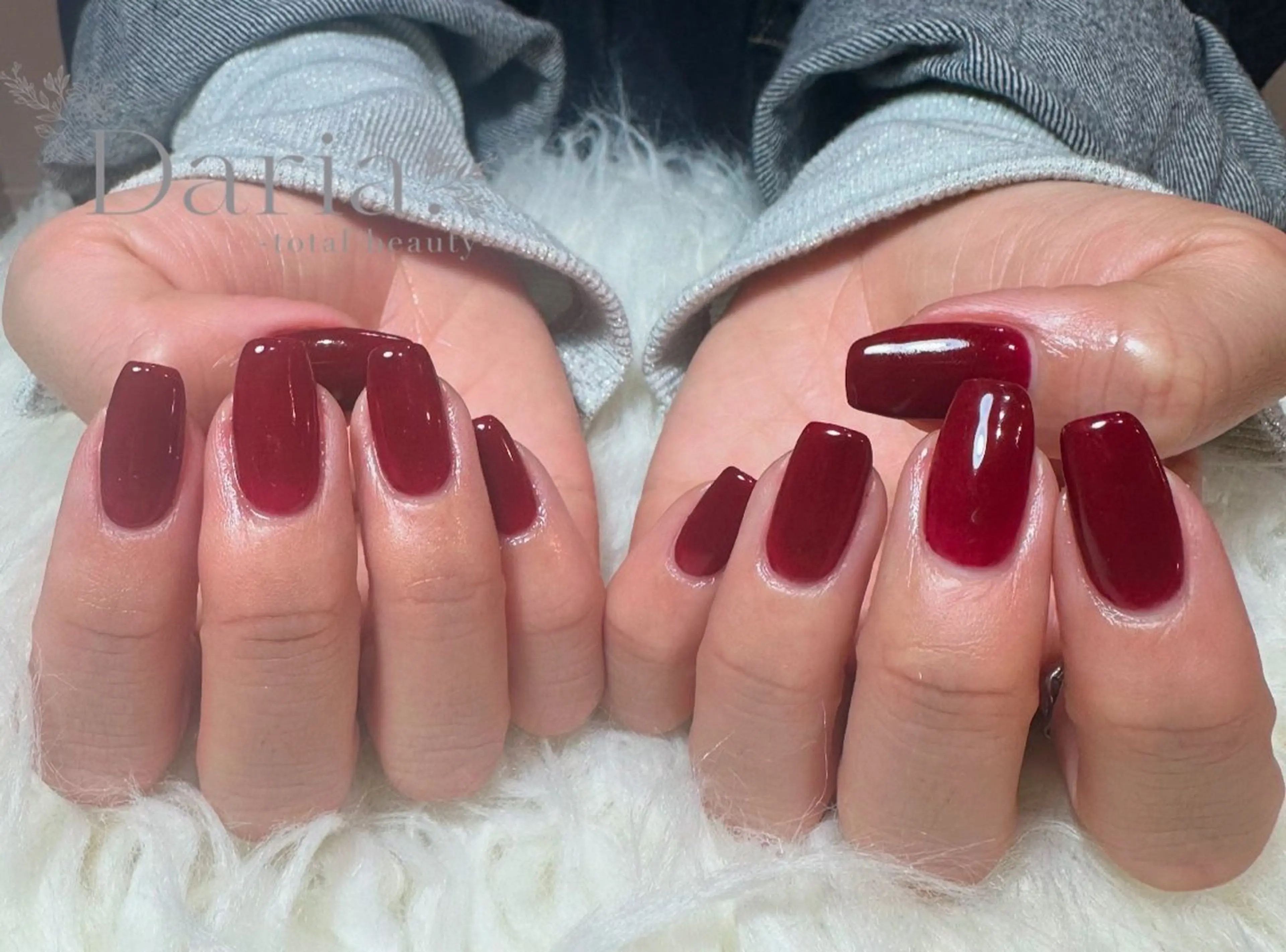 ネイル ボルドー ジェルネイル ワンカラーネイル パラジェル 赤色 Daria. nailのマツエク・マツパデザイン