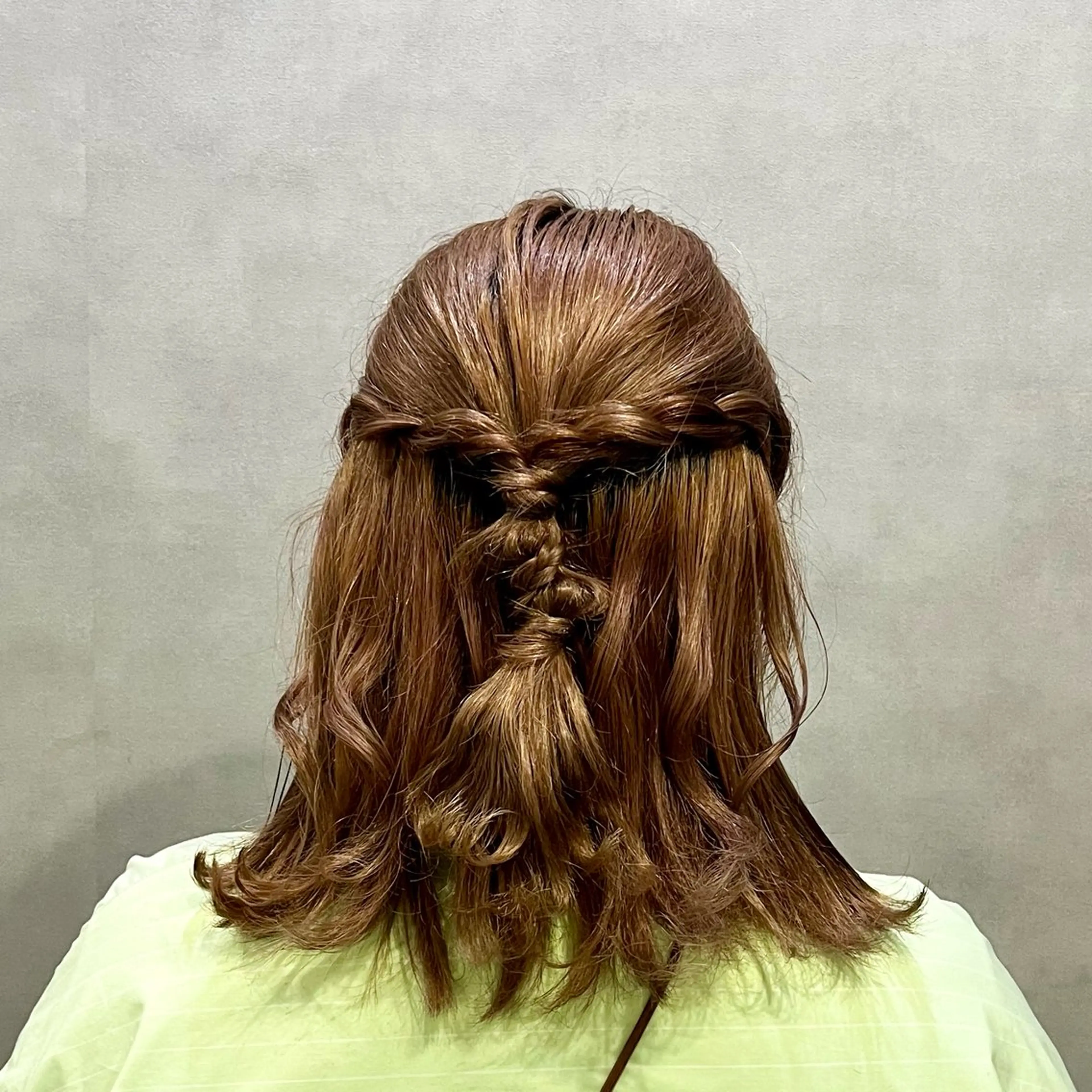 ショート ヘアアレンジ ハーフアップ ヘアメイク専門サロンFelice所属・褒められヘアメイク ‎🤍みおのヘアスタイル