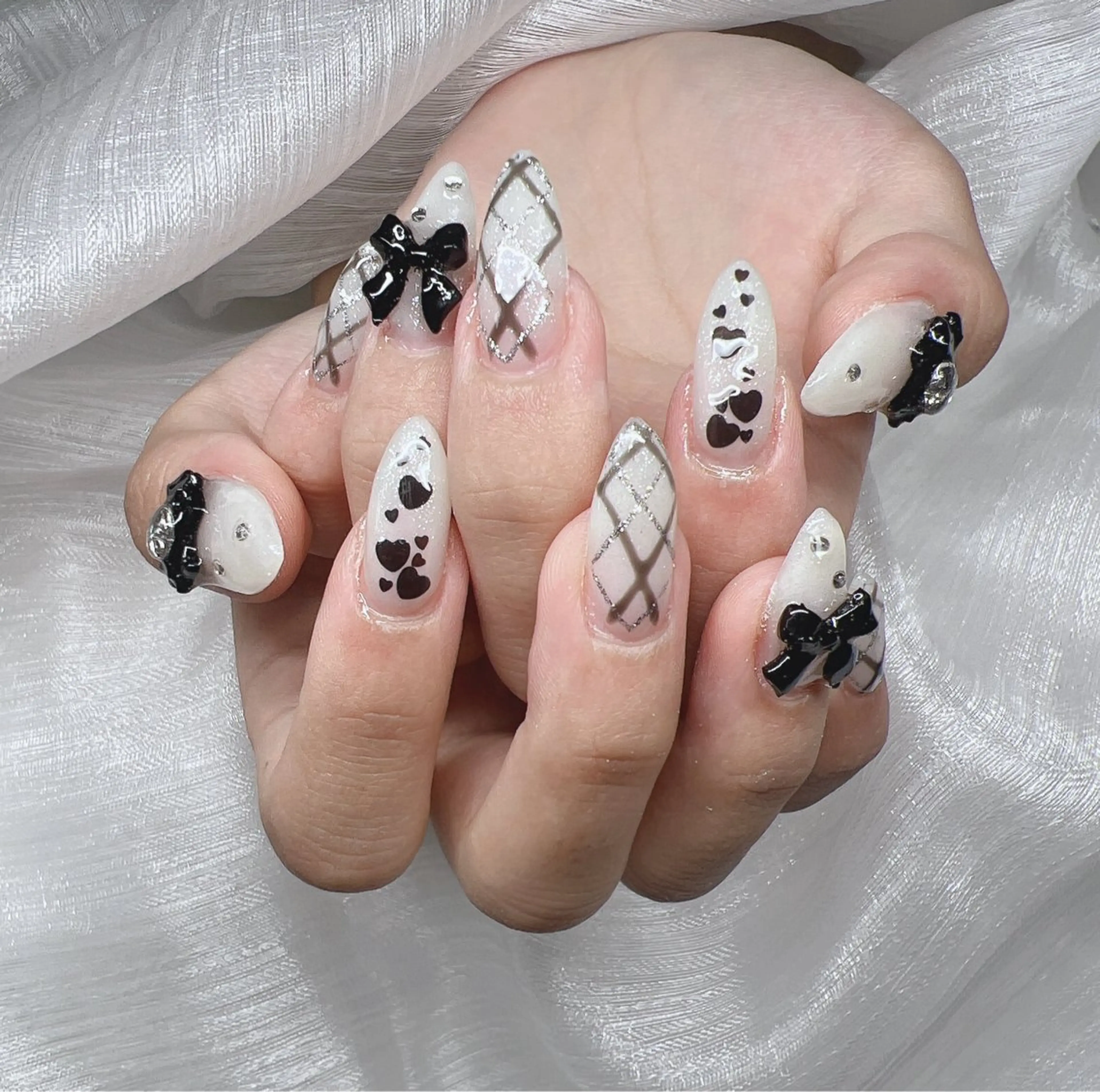 ネイル 長さ出し グラデーション キラキラネイル マグネットネイル ニュアンスネイル ハンドネイル Lee Nails チップ長さだし専門店のネイルデザイン