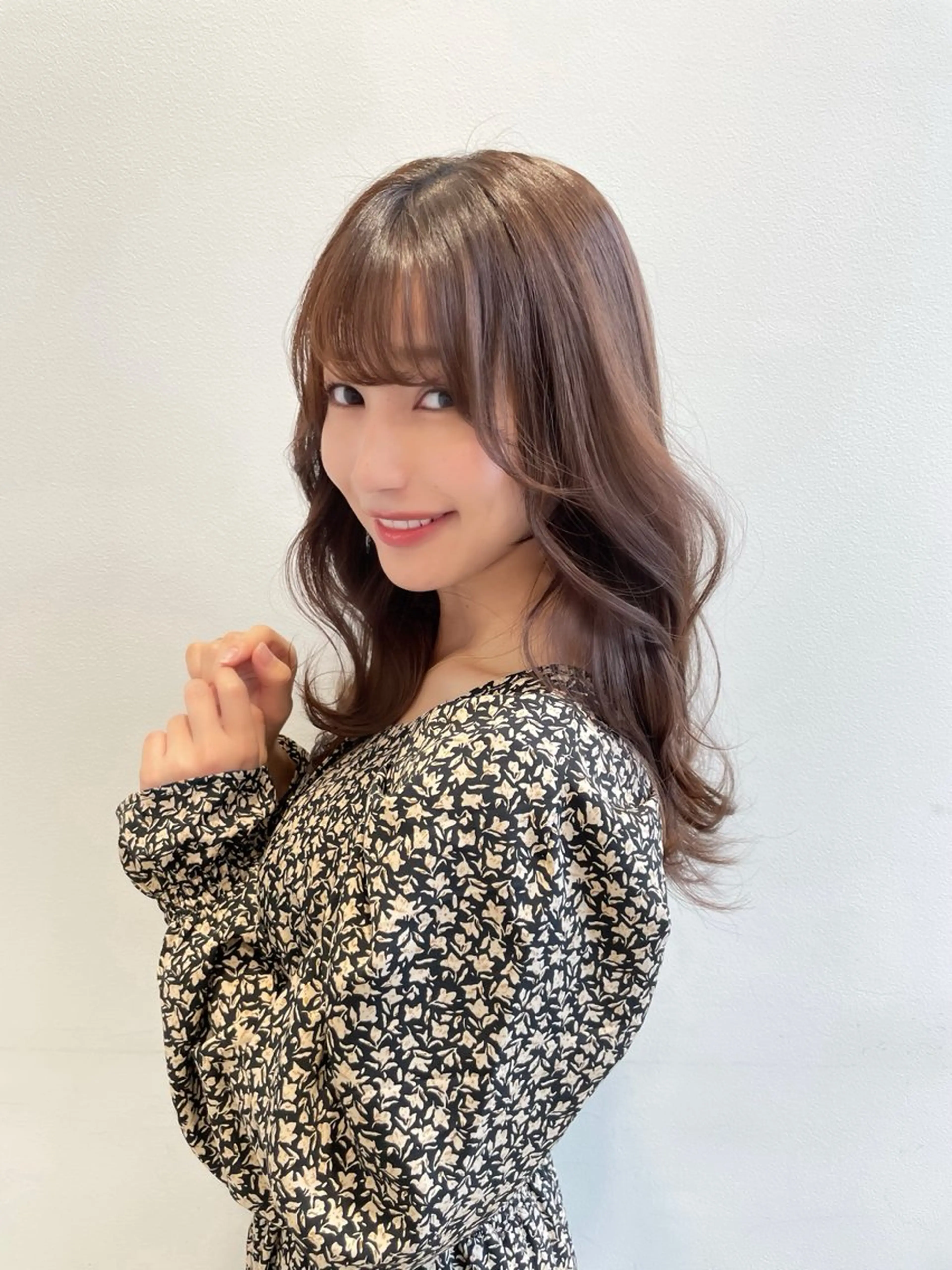 セミロング カラー ヘアアレンジ 🎀ハイトーン・艶 カラー HANA🎀のヘアスタイル