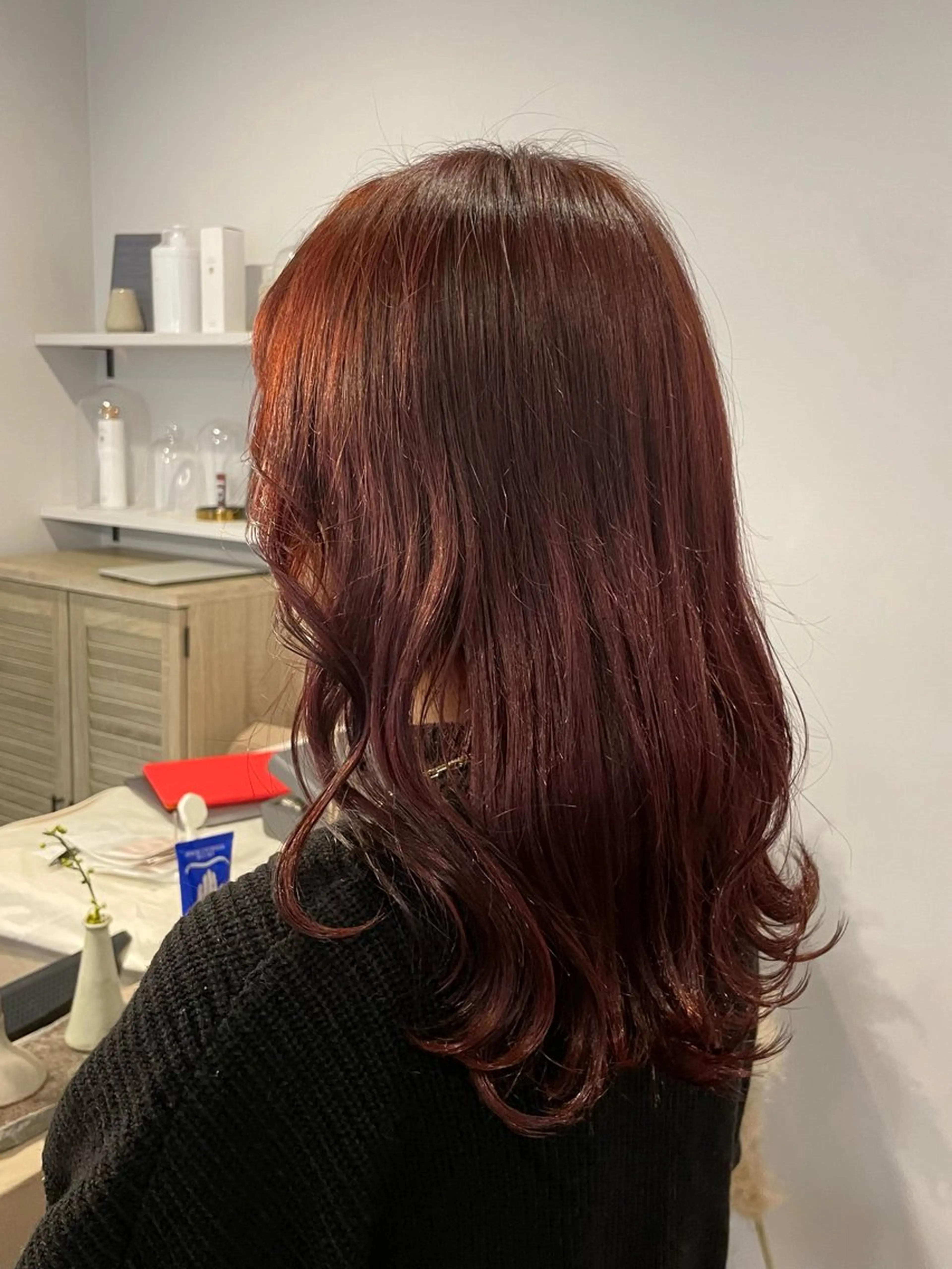 セミロング カラー ブリーチ ブリーチなしカラー レッドカラー ヘアカラー トリートメント 真弓 理沙のヘアスタイル