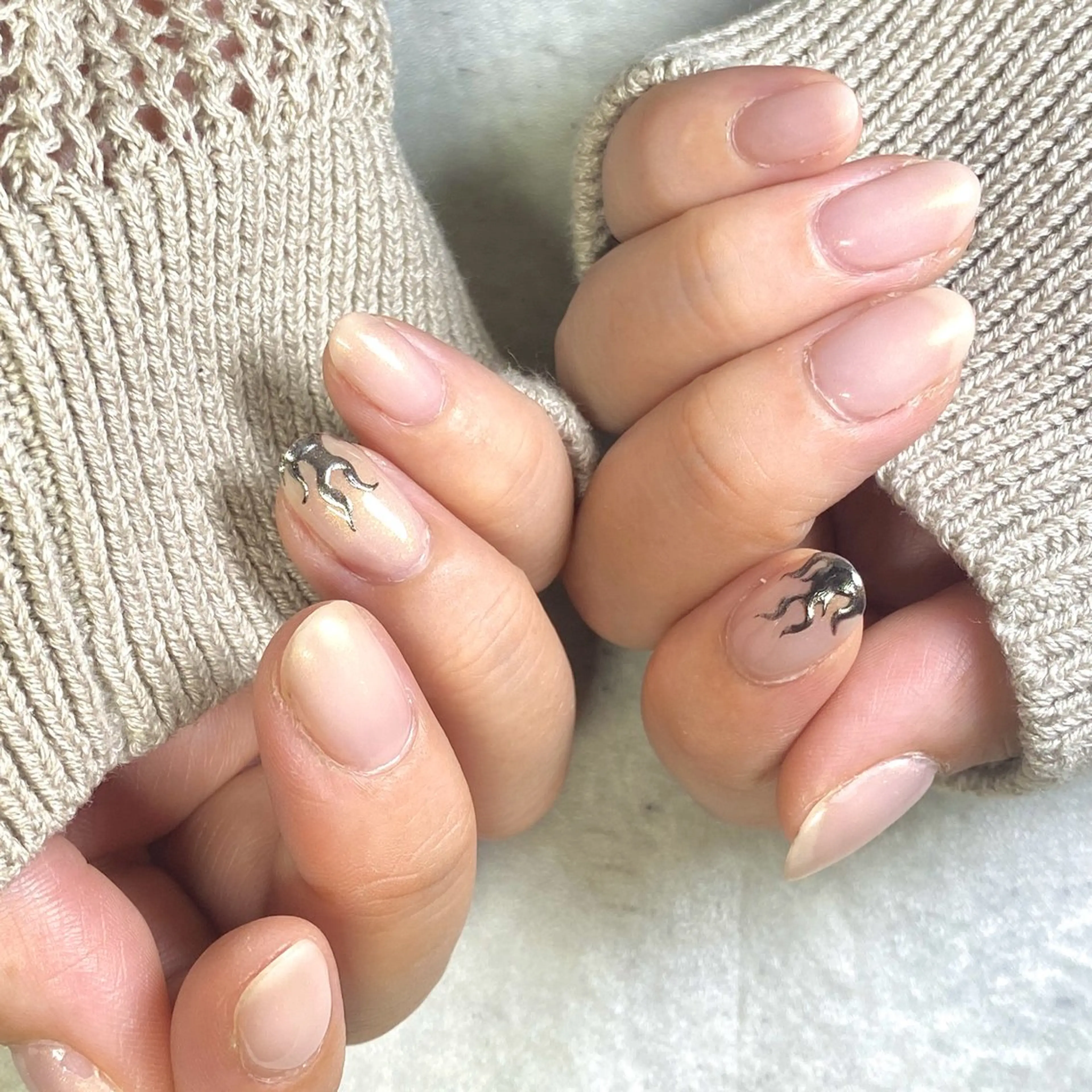 【1日2名様限定】［hand］★シンプルコース★アート2本(片手1本ずつ)お手元のお写真取らせていただける方限定‼️の写真