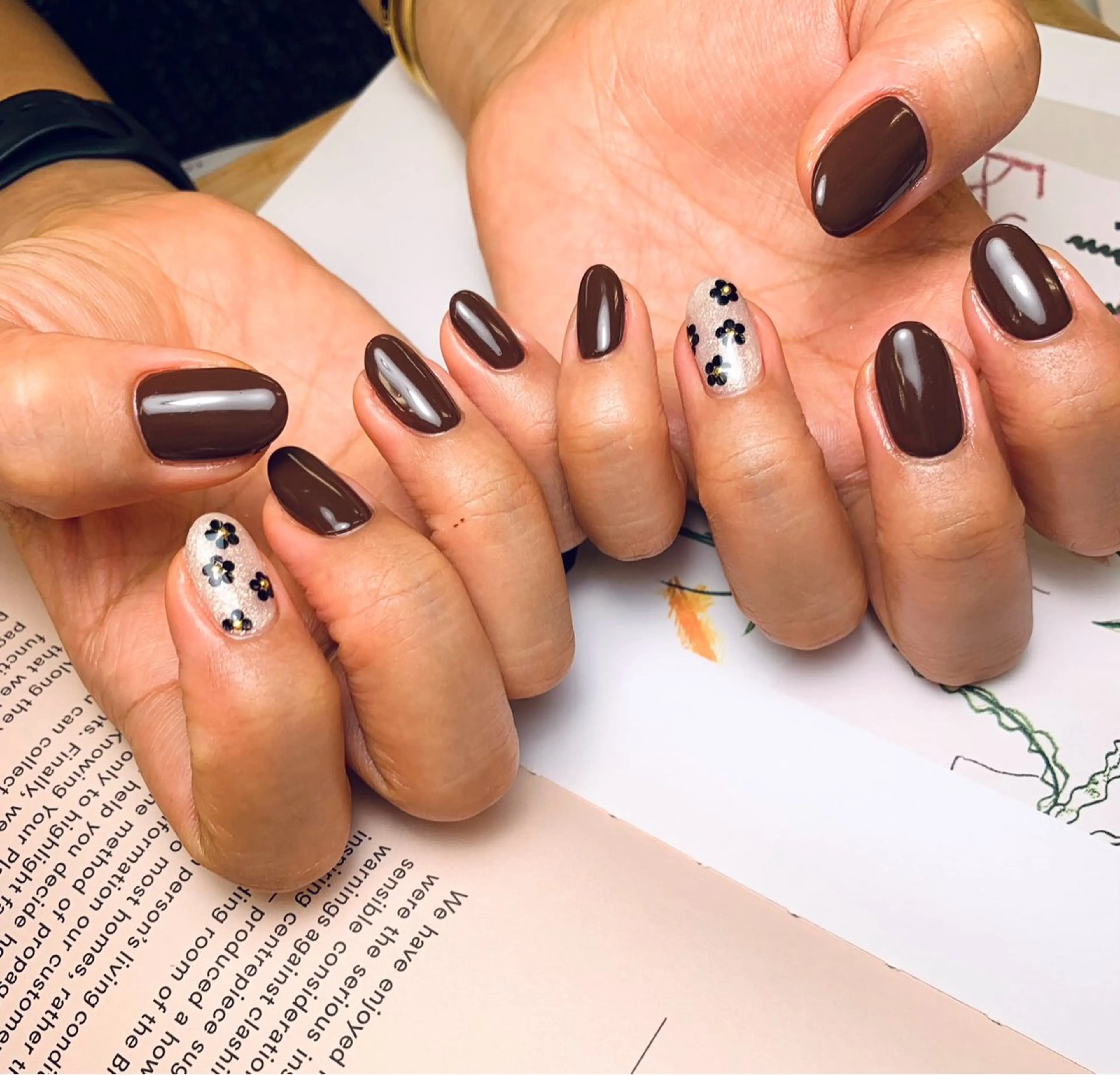 ネイル ハンドネイル VIVA NAIL所属・自爪を傷つけない フィルイン3500円のネイルデザイン