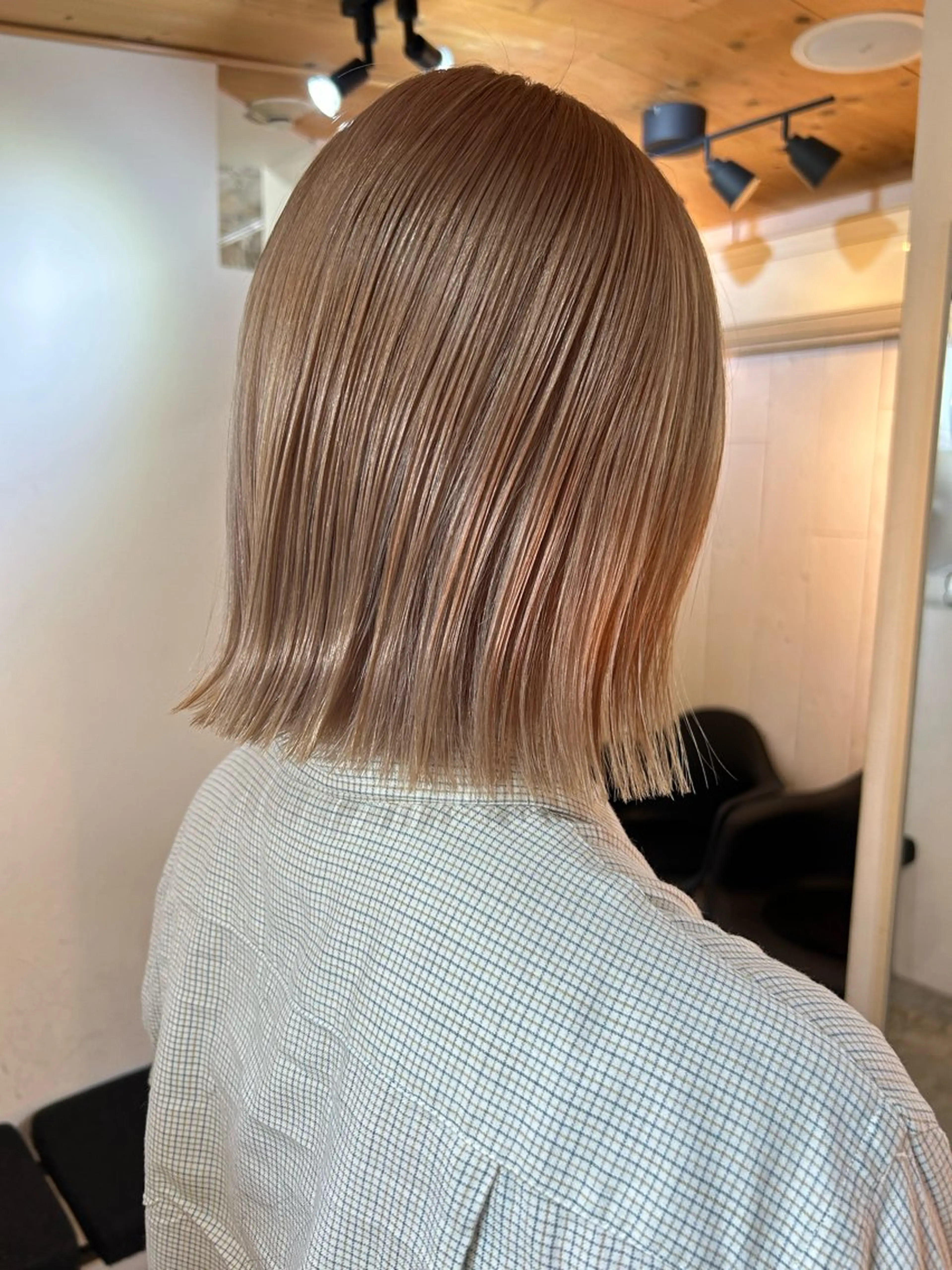 ミディアム カラー メンズ ベージュカラー ミルクティーベージュ カット ヘアカラー トリートメント 🧸艶々韓国ヘア 🧁mizunaのヘアスタイル