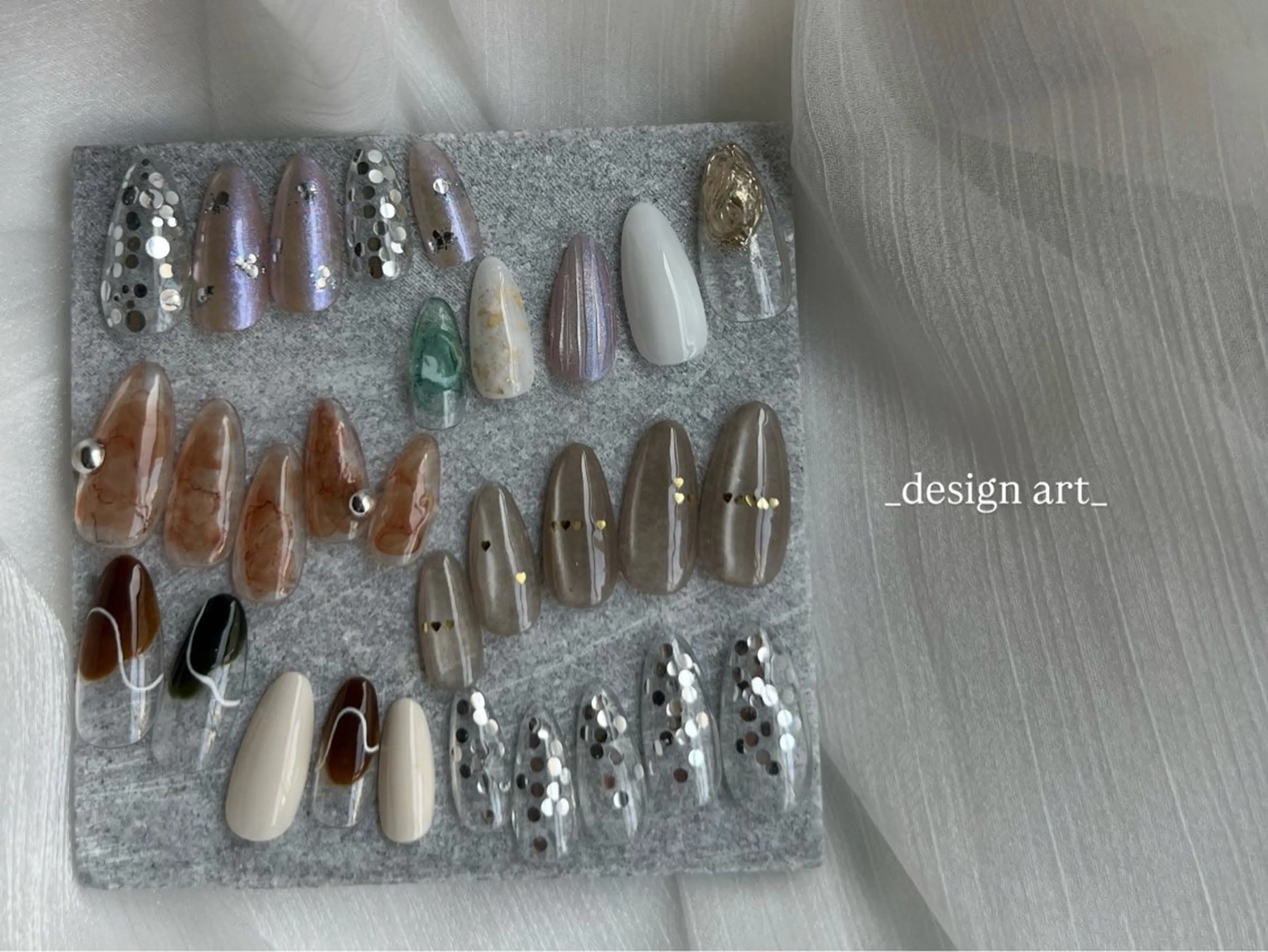 大人可愛い定額アートネイル🌼【甘皮ケア＋オフ有別途1000円】の写真