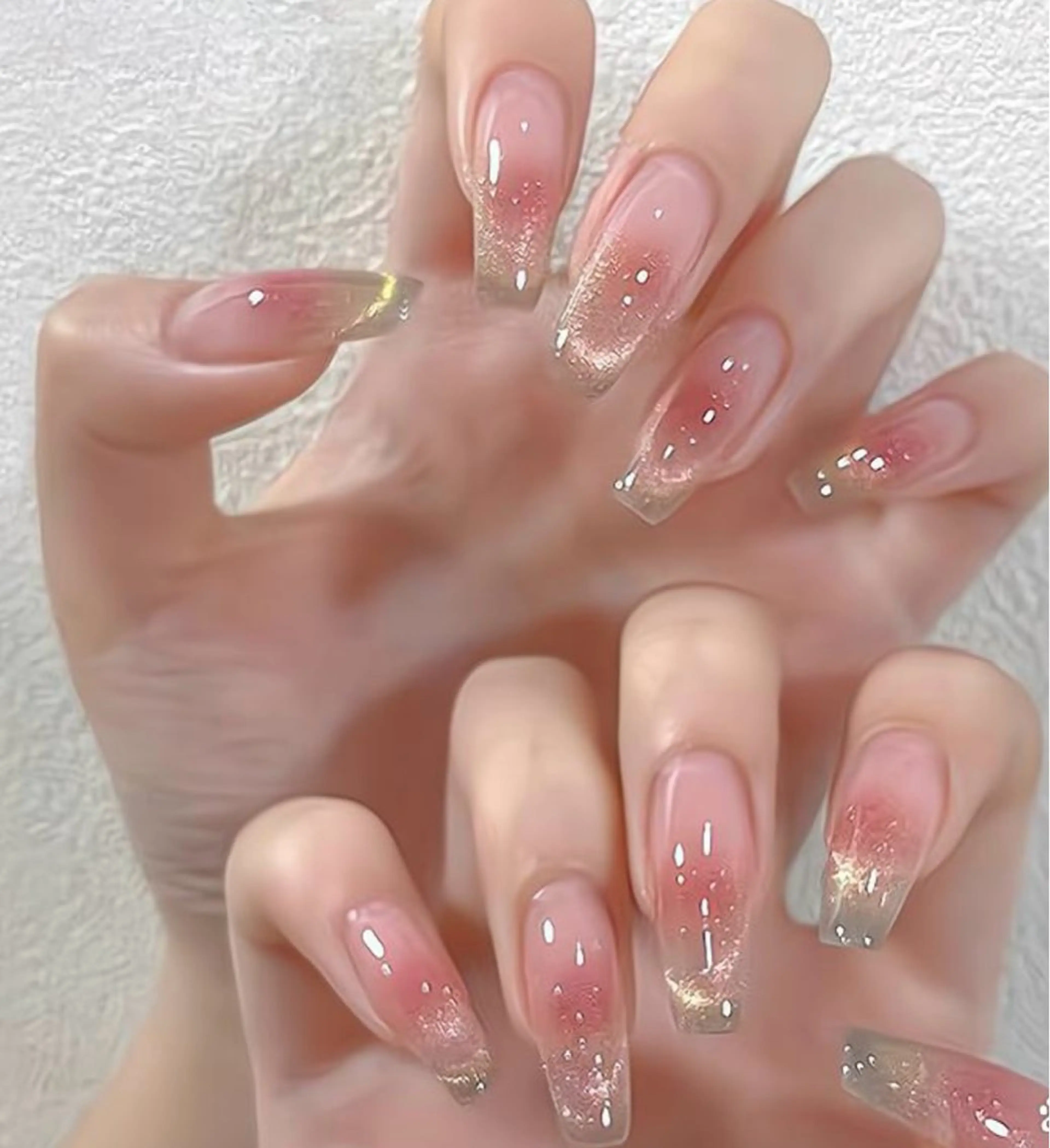 ネイル チークネイル 長さ出し フラワーネイル フレンチネイル ガーリー SunNail池袋駅 ワンホンネイルのネイルデザイン