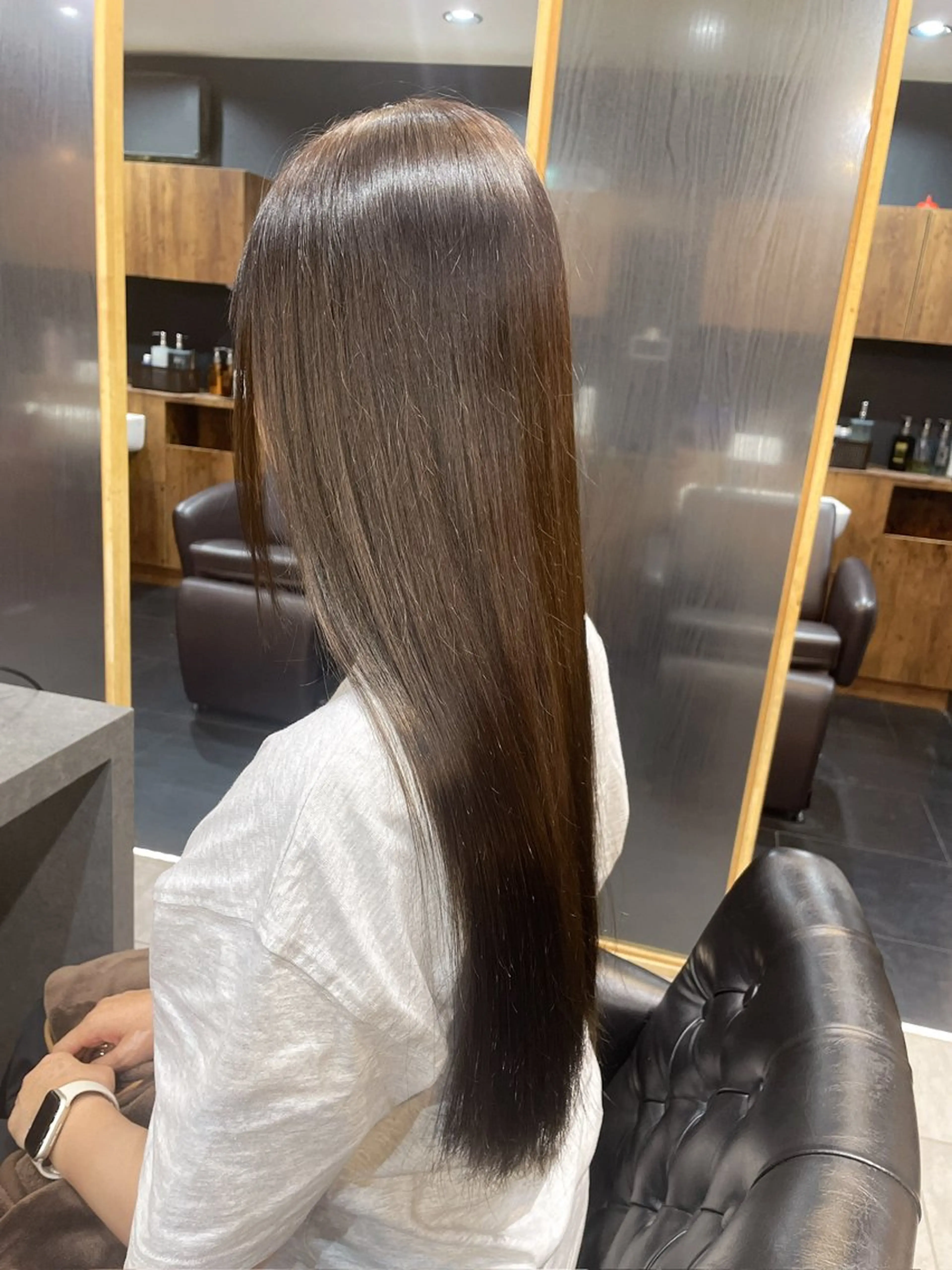 ロング カラー ブラウンカラー ダークブラウン トリートメント lapis  Rie シールエクハイトーンのヘアスタイル