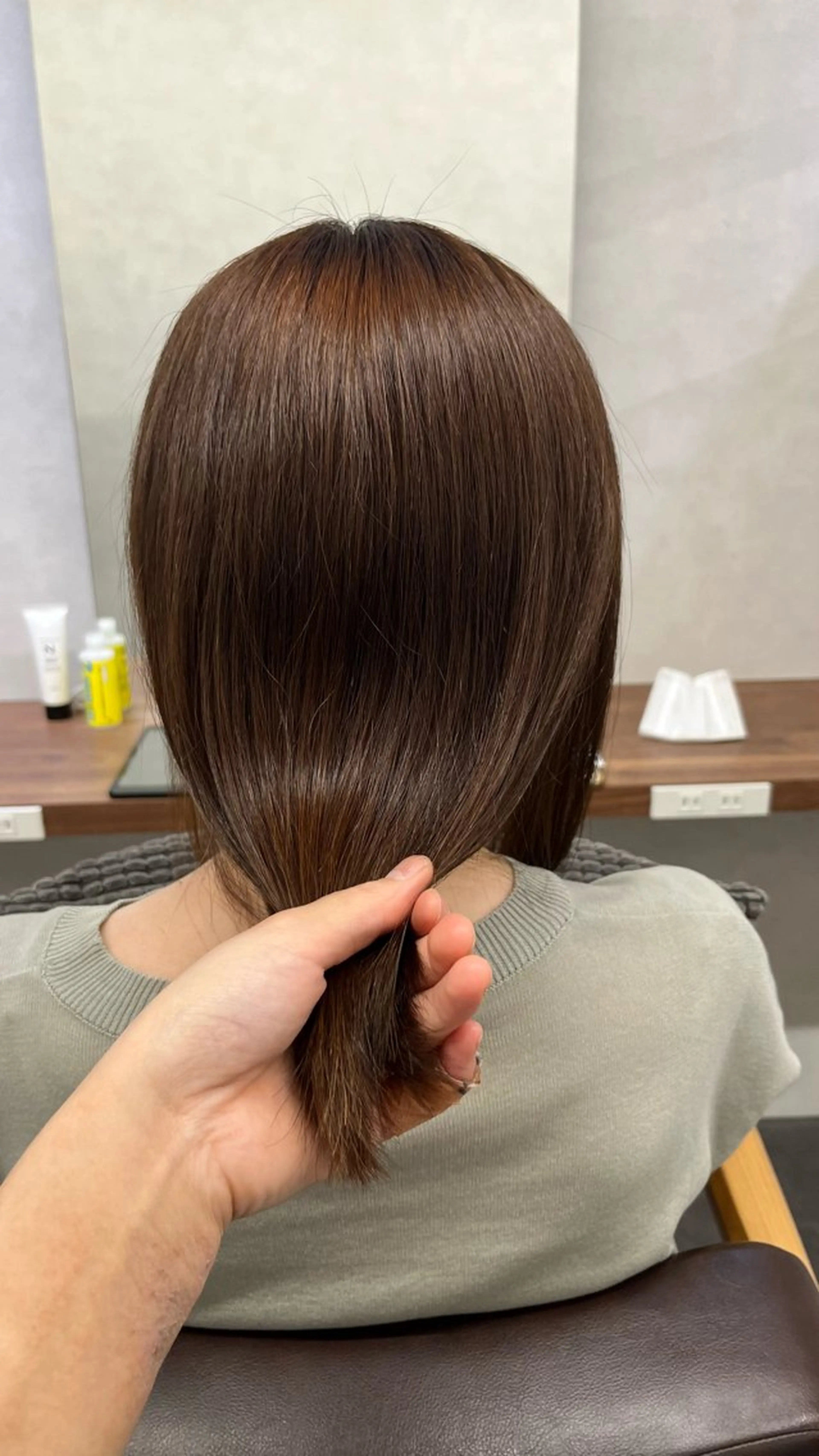 ミディアム 縮毛矯正 カット 縮毛矯正 en't所属・佐藤　ひなの ／艶髪のヘアスタイル