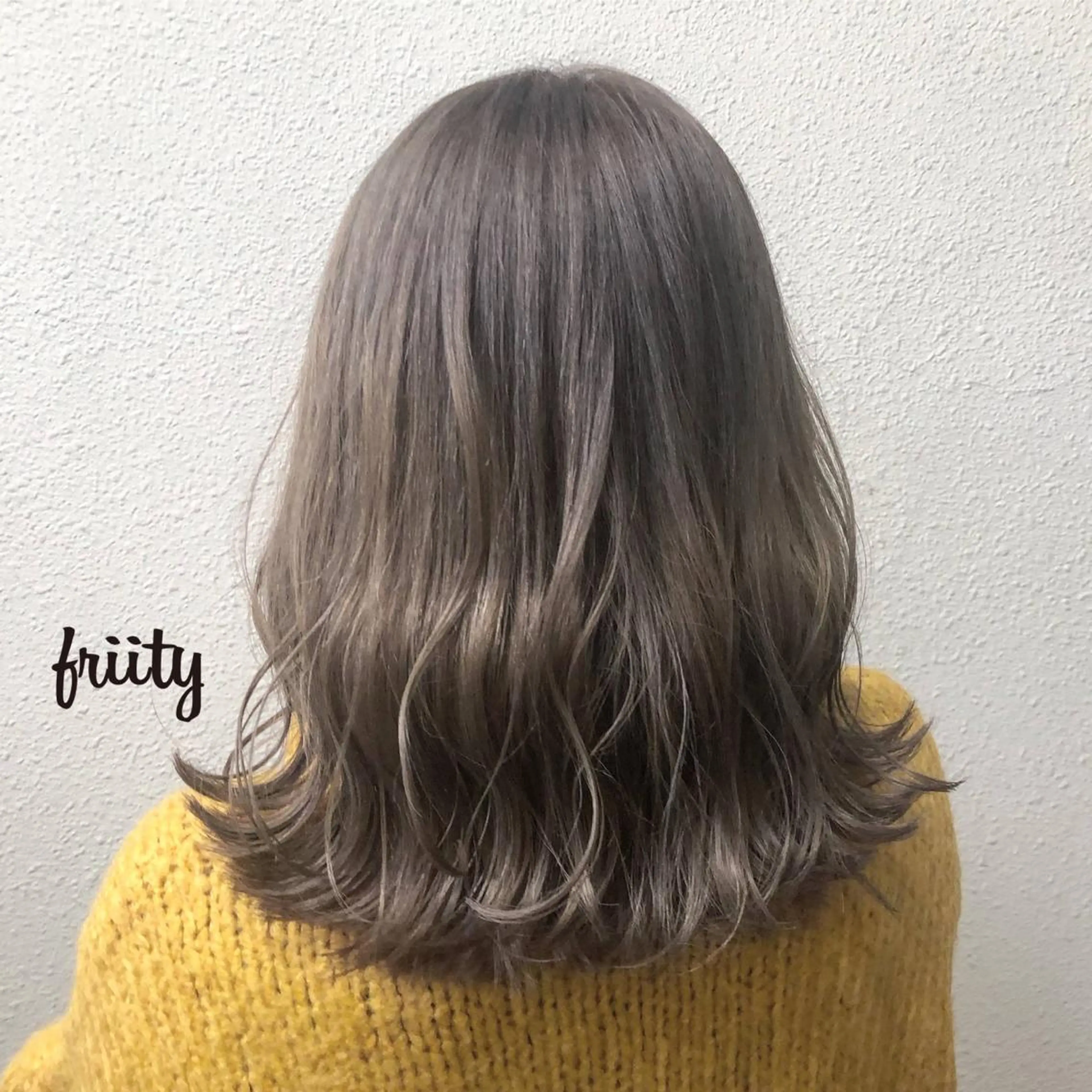 ミディアム カラー ベージュカラー カット ヘアカラー トリートメント 中司 莉菜のヘアスタイル