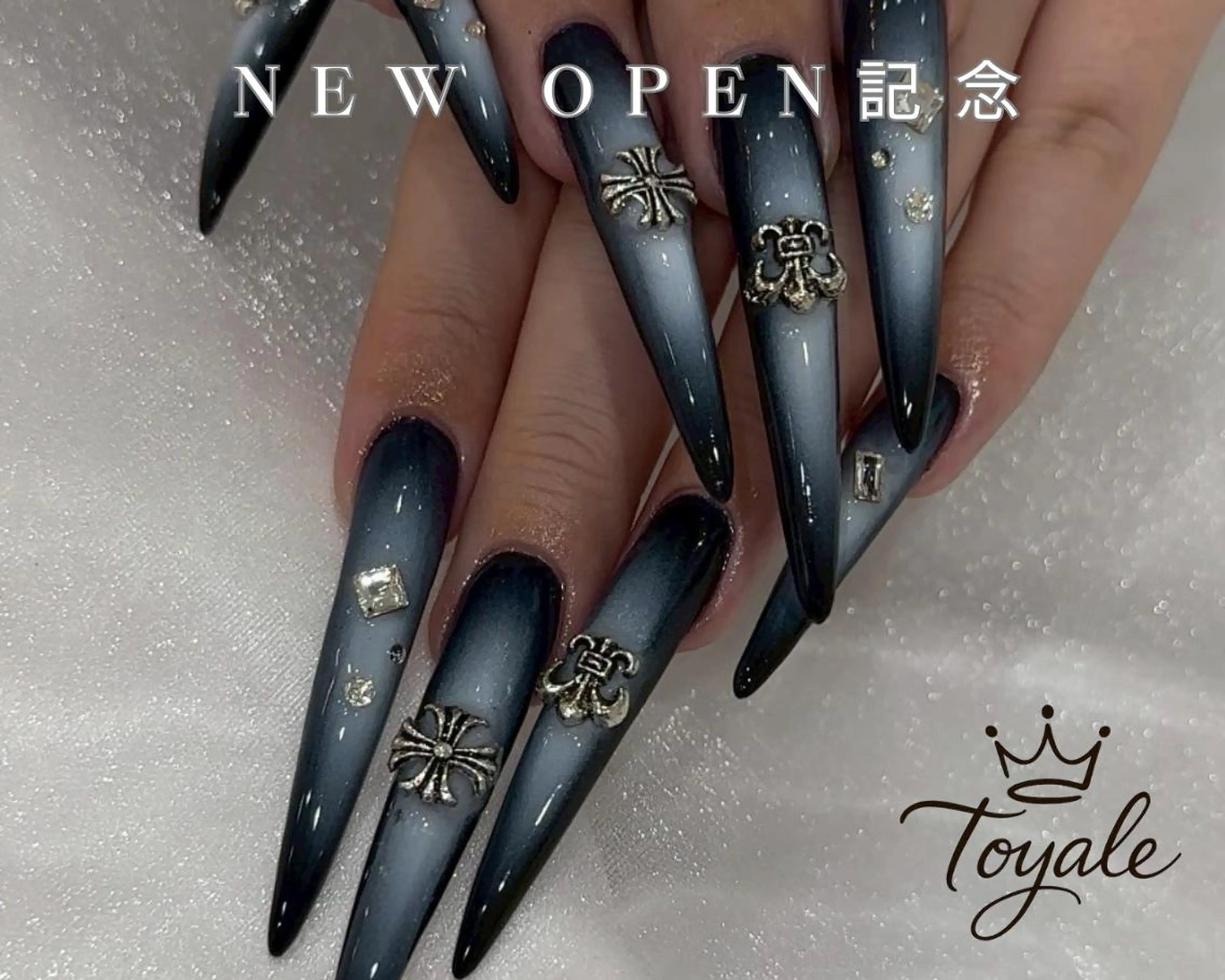 ネイル オーロラネイル ボルドー クリアネイル フラッシュネイル フットネイル ハンドネイル 井上 春菜のネイルデザイン