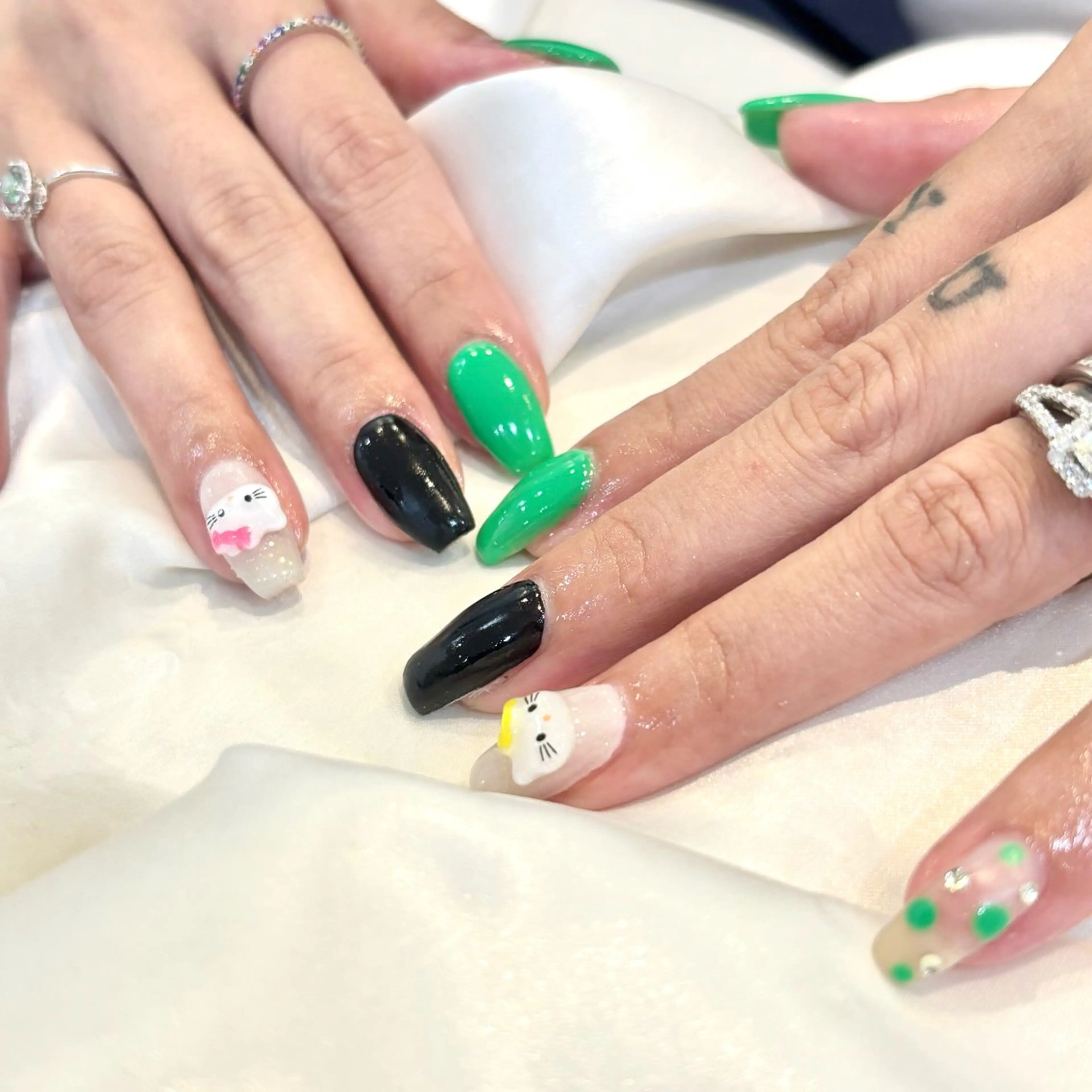 ネイル グリーン 夏ネイル Ray nail   WAKA️🫧のネイルデザイン