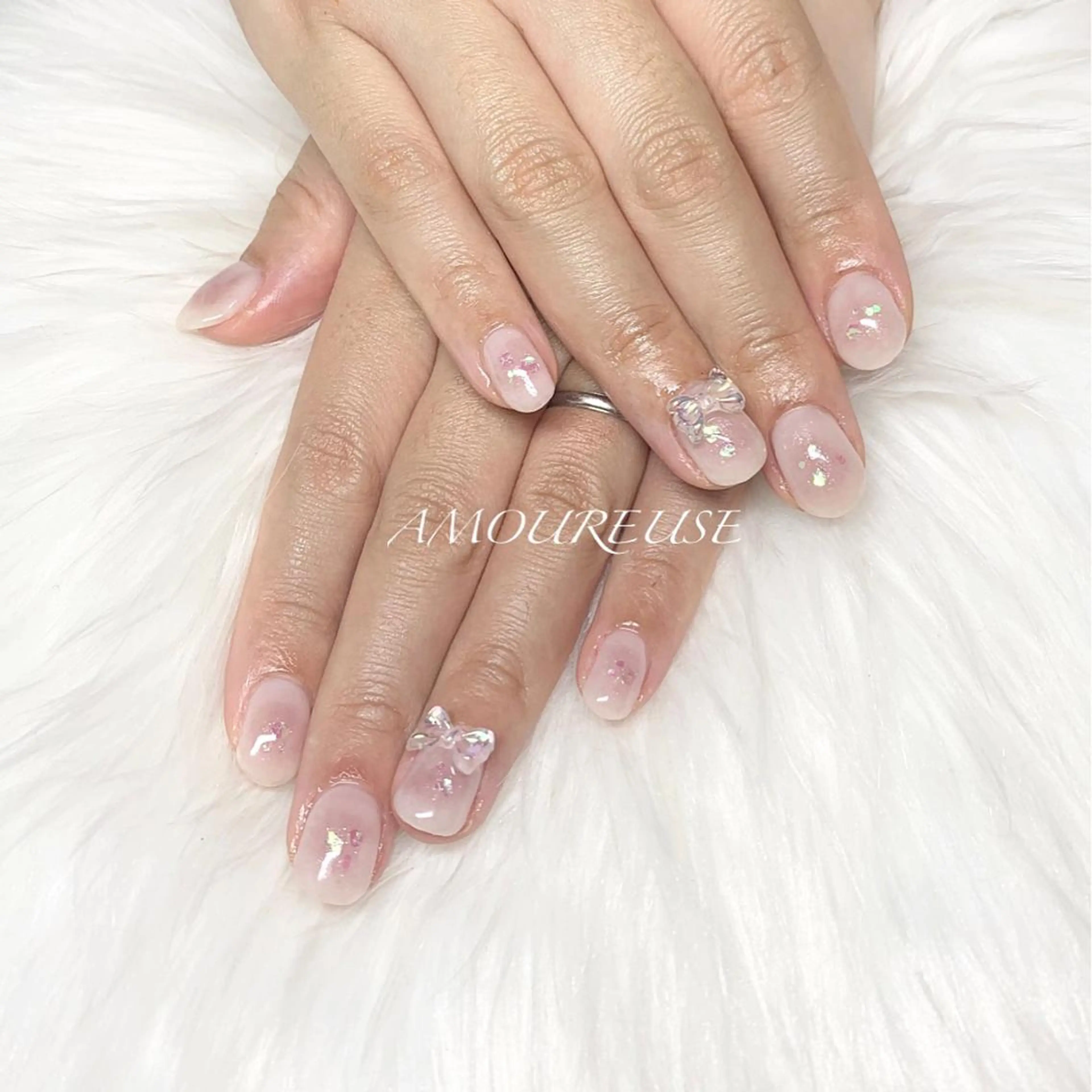 ネイル チークネイル ハンドネイル Amoureuse KARENのネイルデザイン