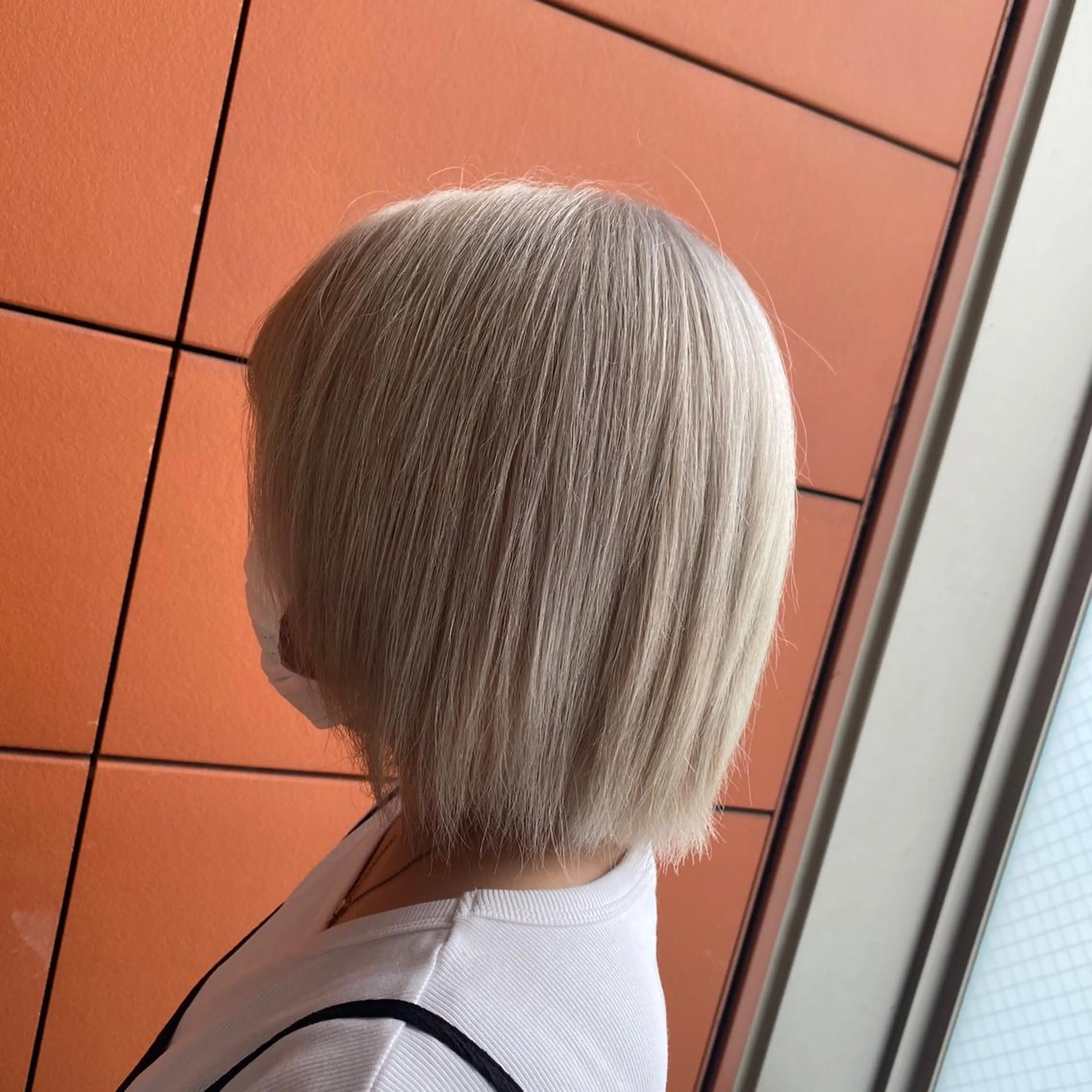 ショート カラー ブリーチ ブロンド ケアブリーチ イルミナカラー ホワイトブロンド Minori【ミノリ】所属・井手 孔介のヘアスタイル