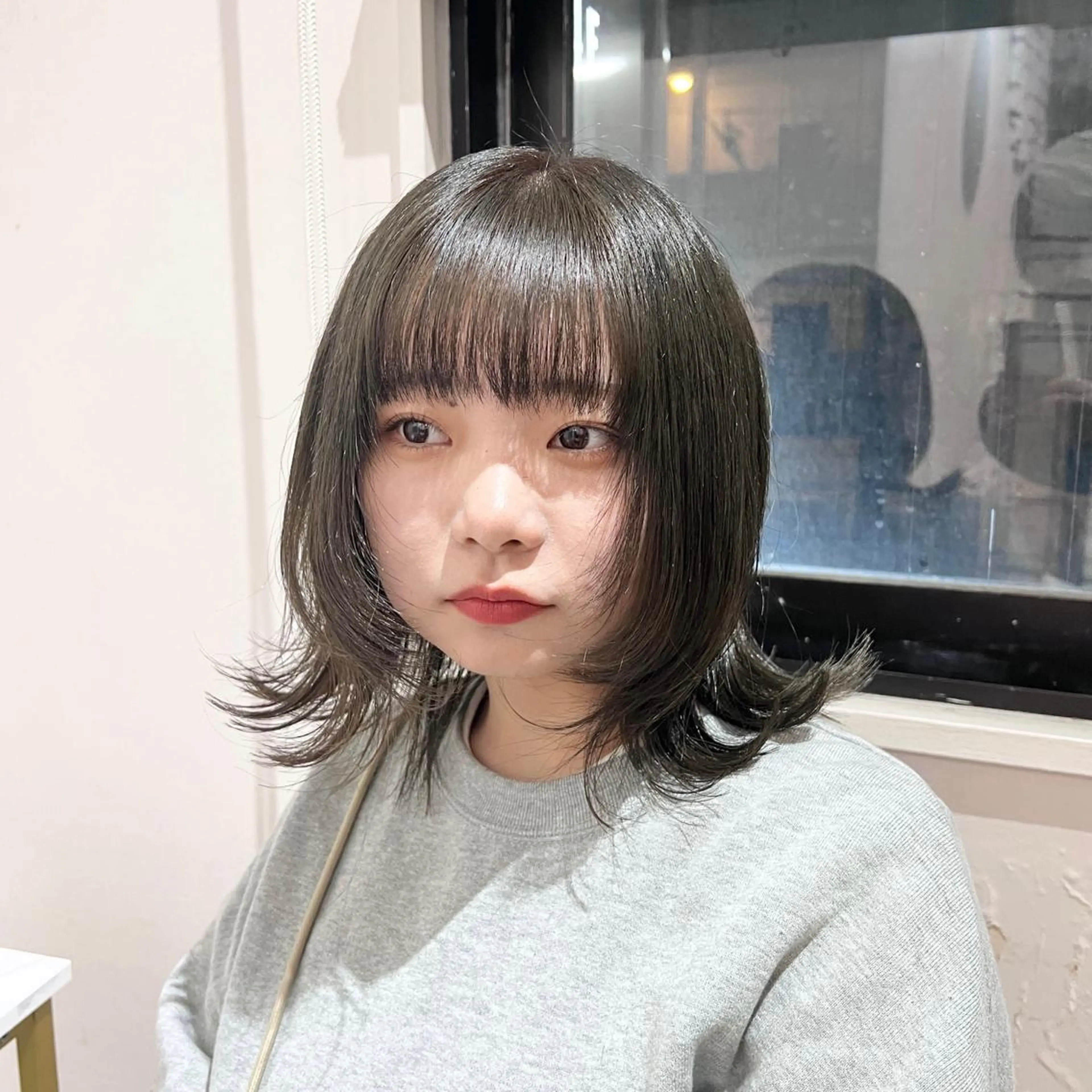 ミディアム カラー グレージュ オリーブグレージュ オリーブグレー ウルフカット IVY所属・髪質改善/韓国ヘア 顔まわり特化yutoのヘアスタイル