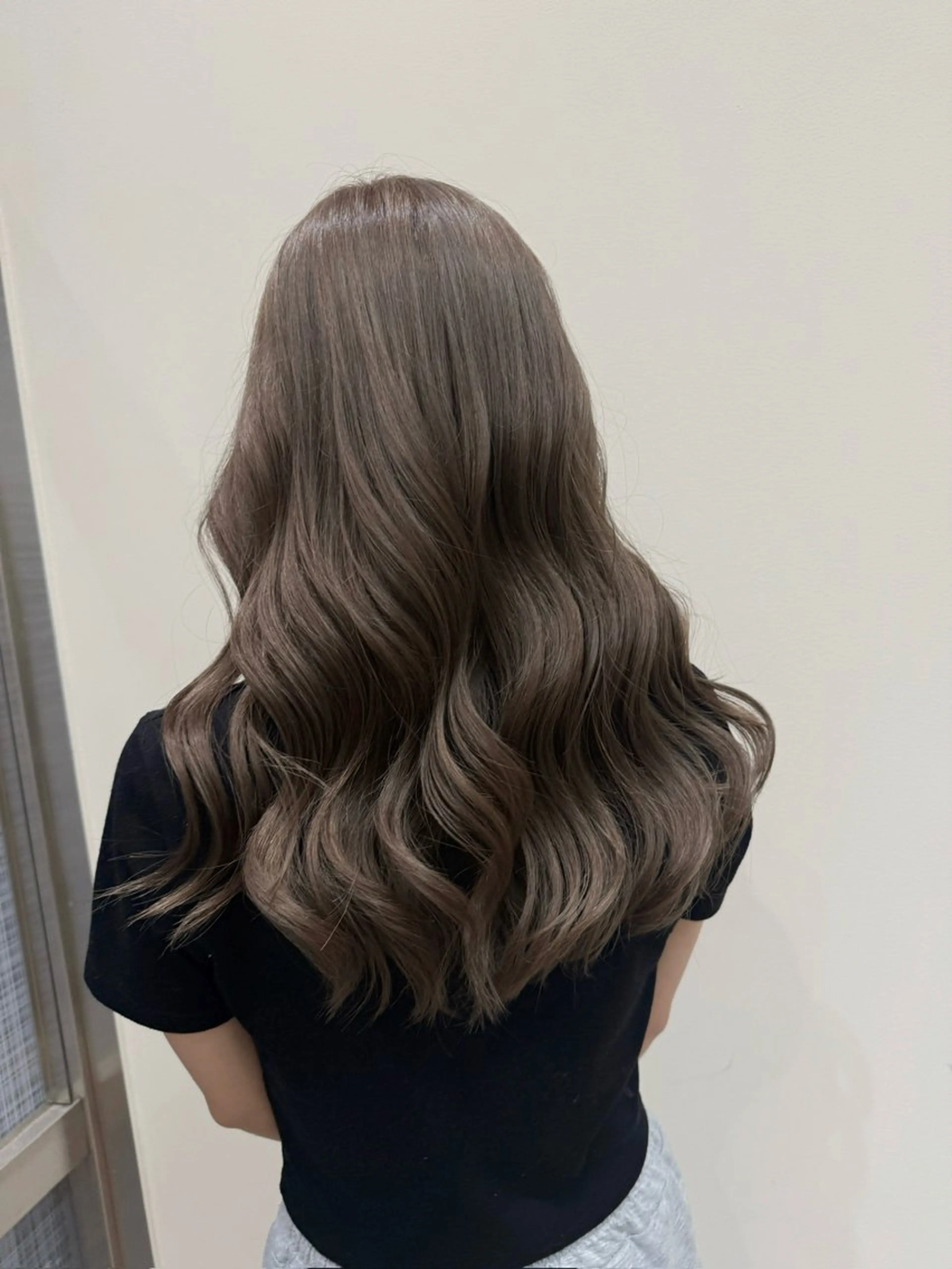ロング イエローカラー ヘアカラー AVANCE. JAPAN DESIGNERS ACADEMY所属・峯本 つばめ（9月限定）のヘアスタイル