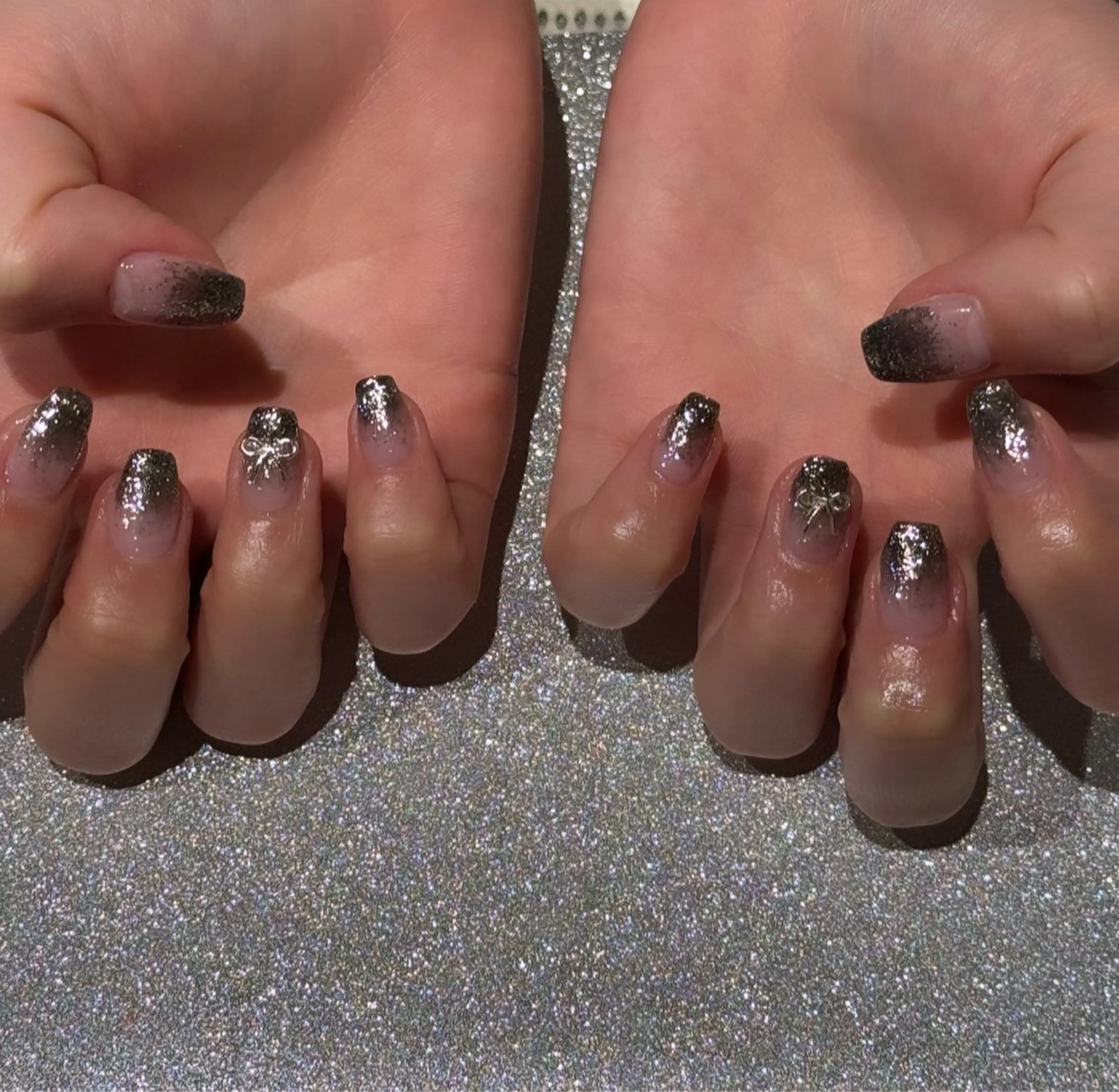 ネイル グラデーション ラメ(グリッター) ラメグラデーション ハンドネイル brodia nails m_riのネイルデザイン
