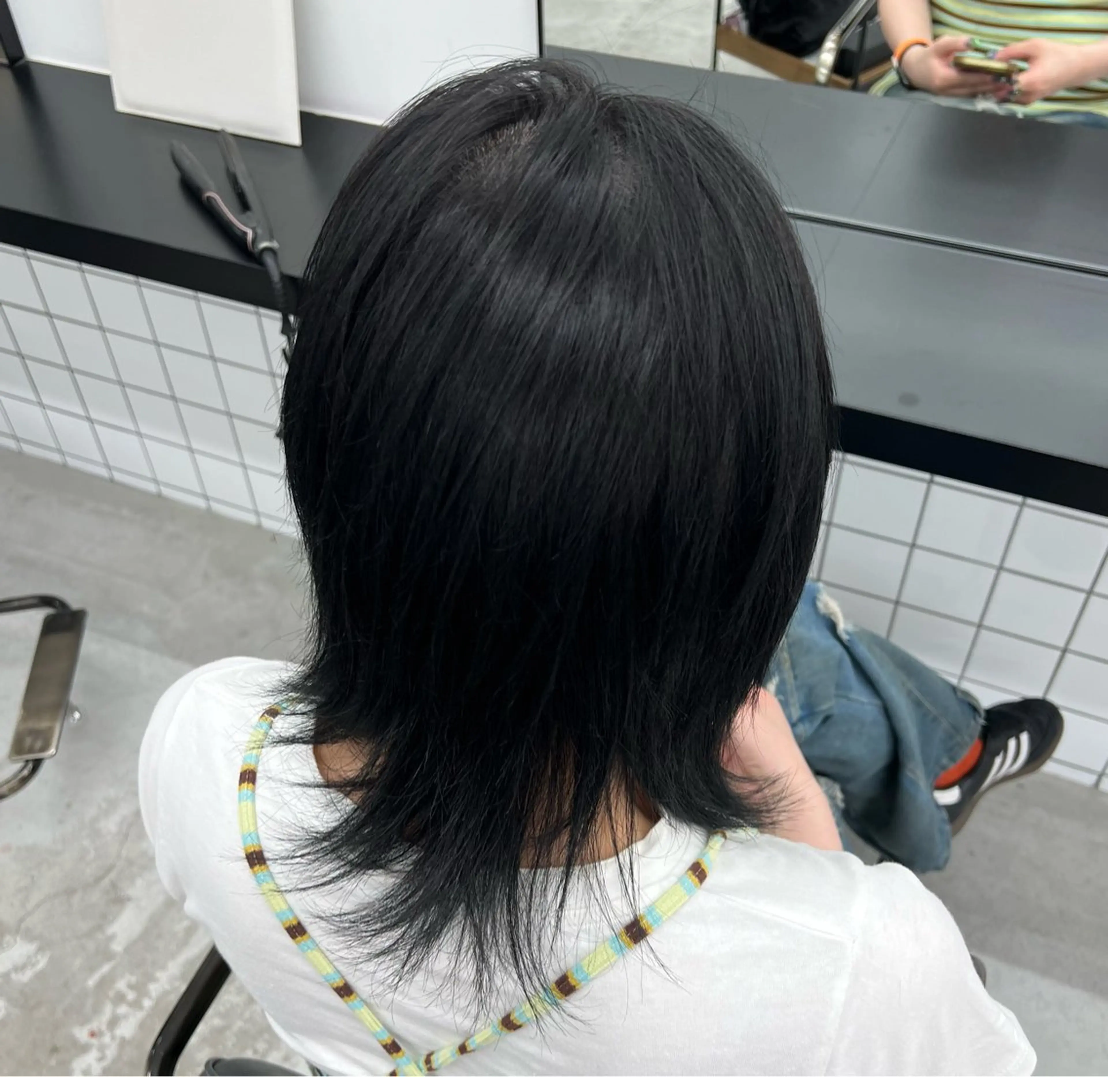 ミディアム カラー 黒髪 ナチュラルブラック レイヤーカット ヘアカラー あすか JILLSTUDIOのヘアスタイル