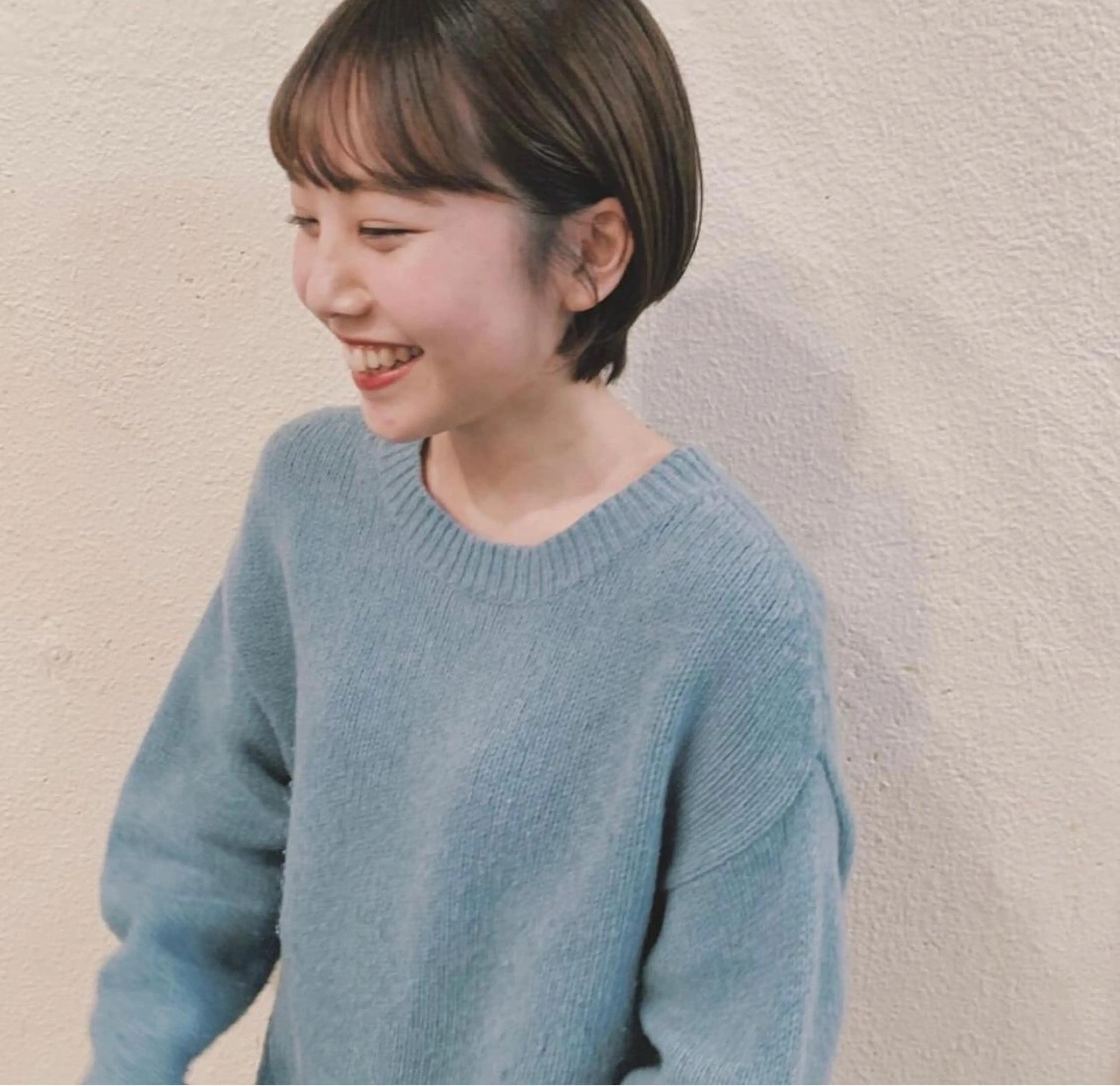 ショート ブリーチカラー🎀 寺門美優のヘアスタイル