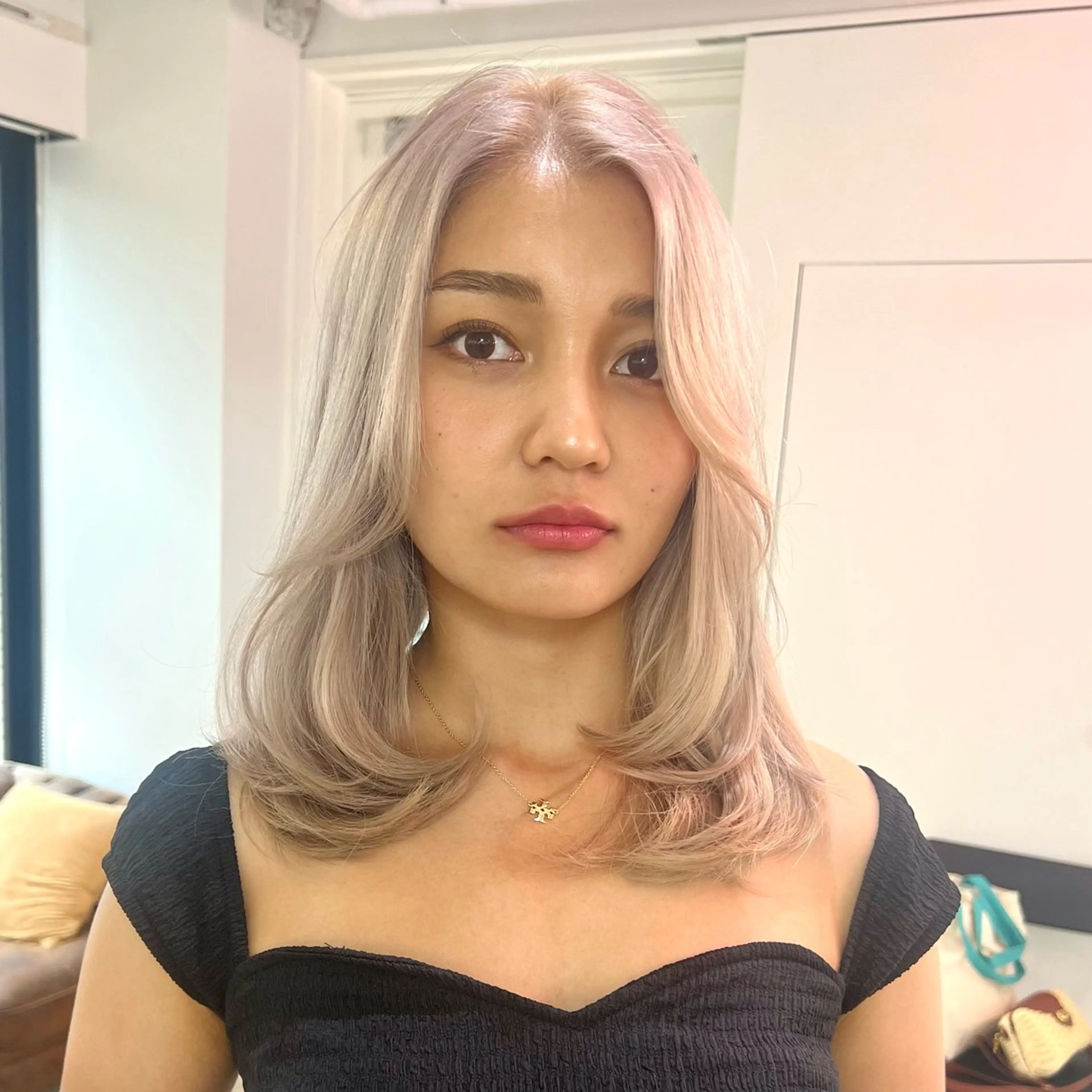 ミディアム カラー ヘアアレンジ カット ヘアカラー 🧨ブリーチー×ボブ レイヤー💎じゅえるのヘアスタイル
