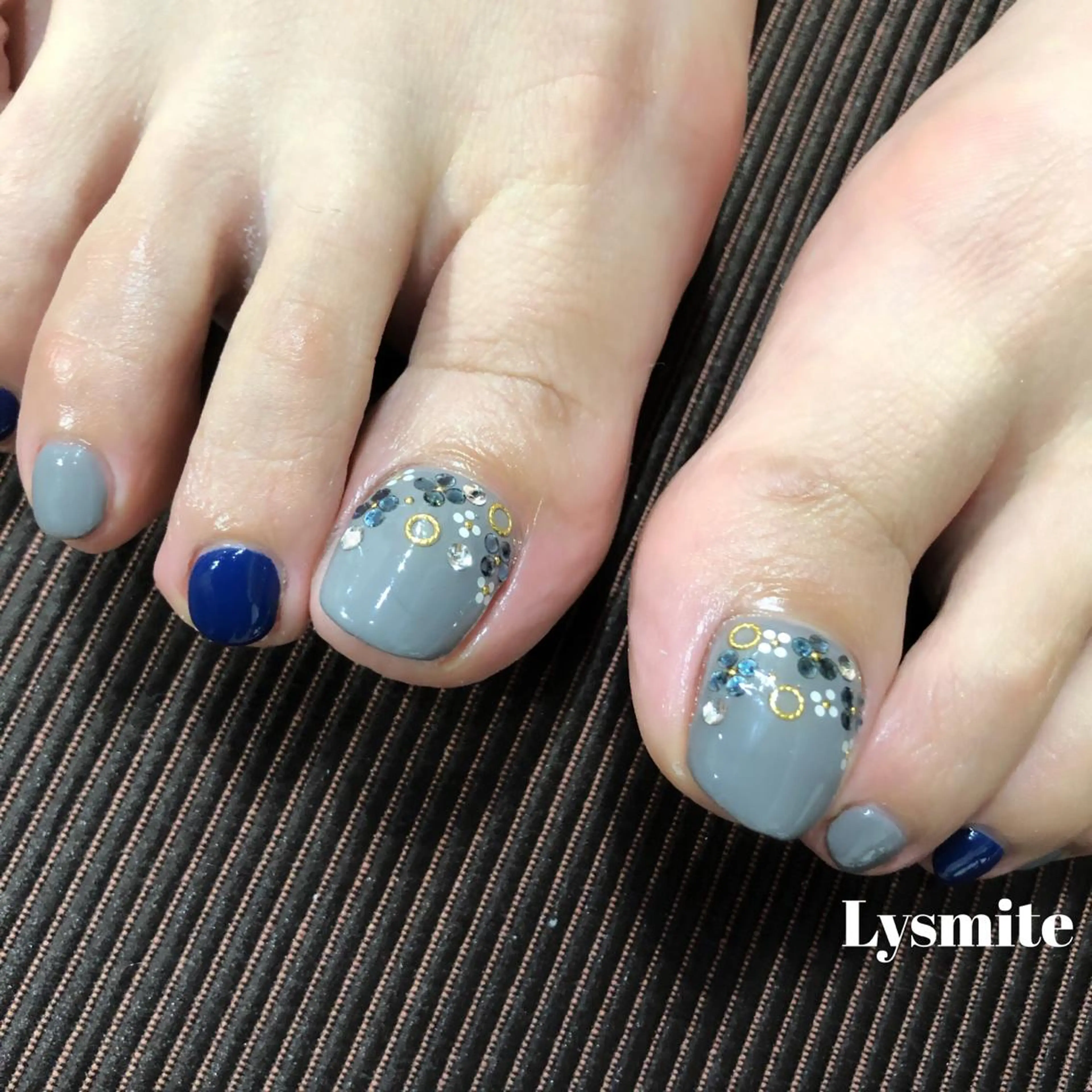 ネイル ストーンネイル Lysmite所属・岩本 美香のネイルデザイン