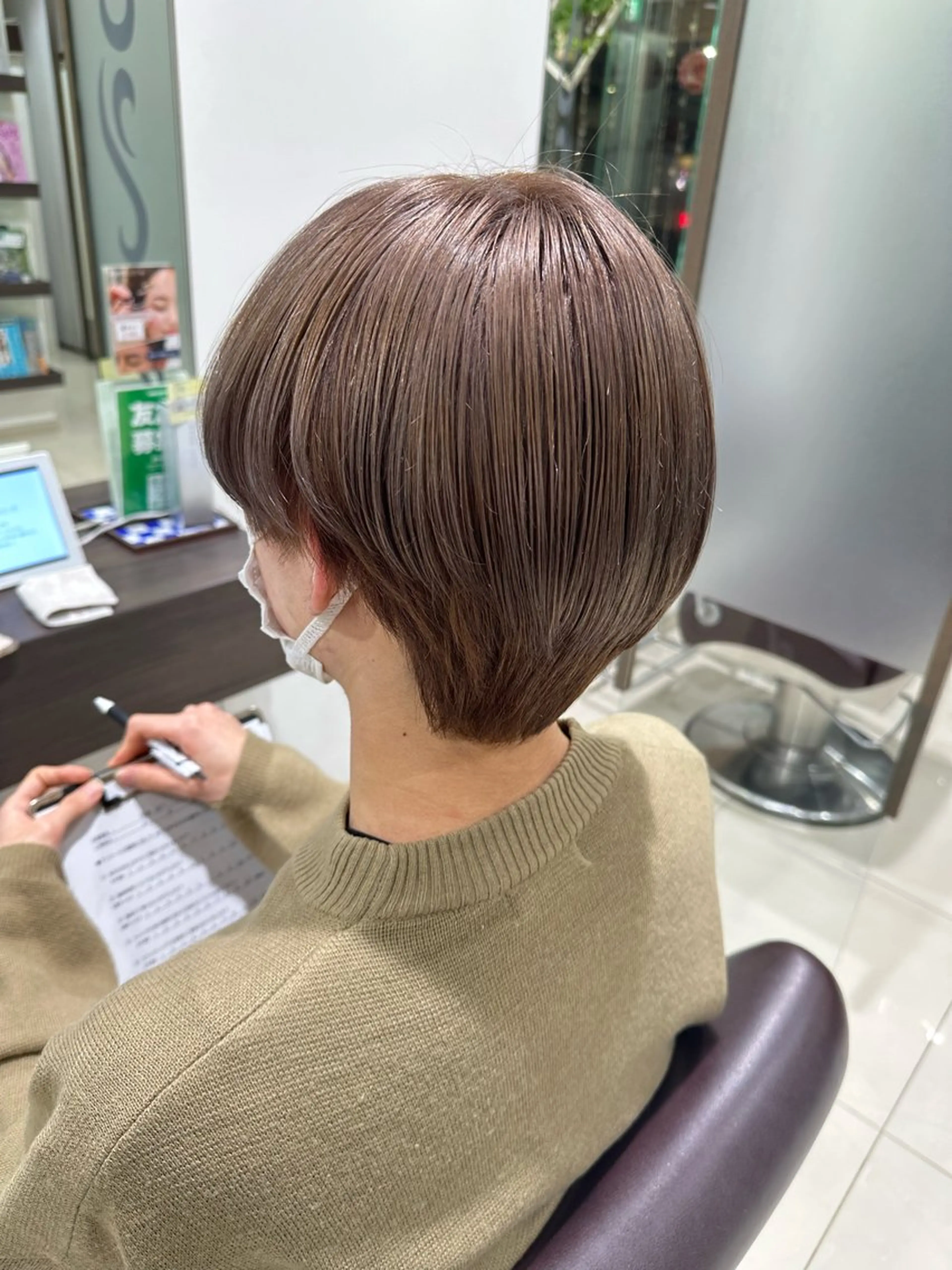 カラー メンズ メンズブリーチ ベージュカラー ブリーチ ミルクティーベージュ カット ヘアカラー ハイトーン/艶カラー /透明感カラー/みなのヘアスタイル