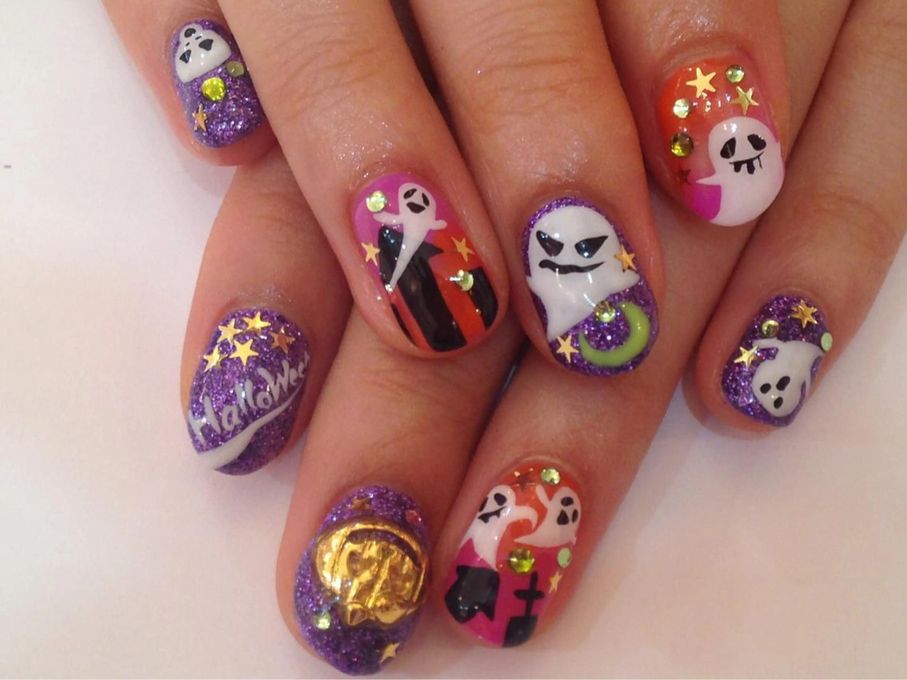 ショート カラー パーマ ヘアアレンジ メンズ キッズ ネイル マツエク・マツパ ハロウィン ハロウィン NAILSGOGO shibuyaのネイルデザイン