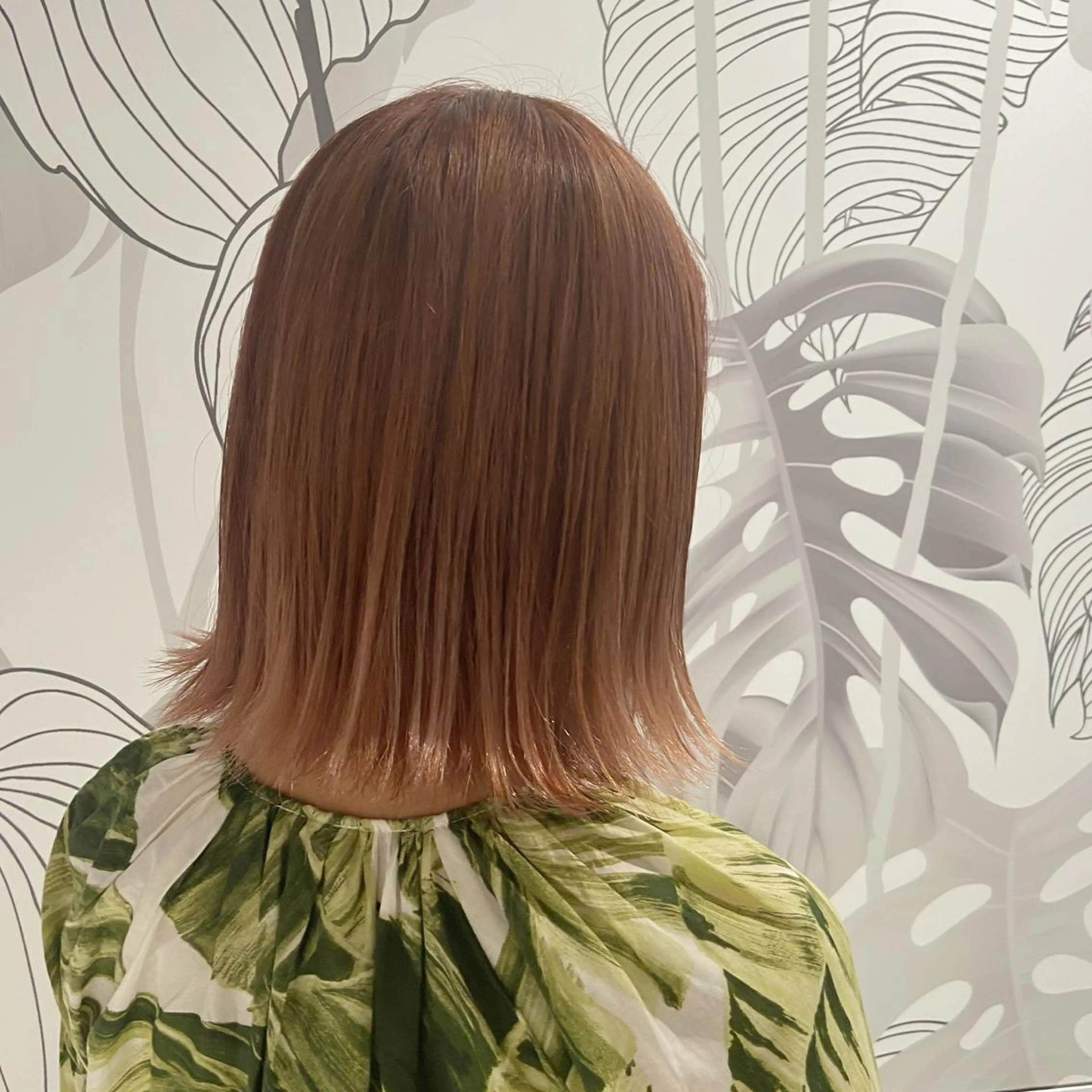 ミディアム 外ハネヘア カジュアルを女っぽく 𝗮𝘆𝗮𝗰𝗼のヘアスタイル
